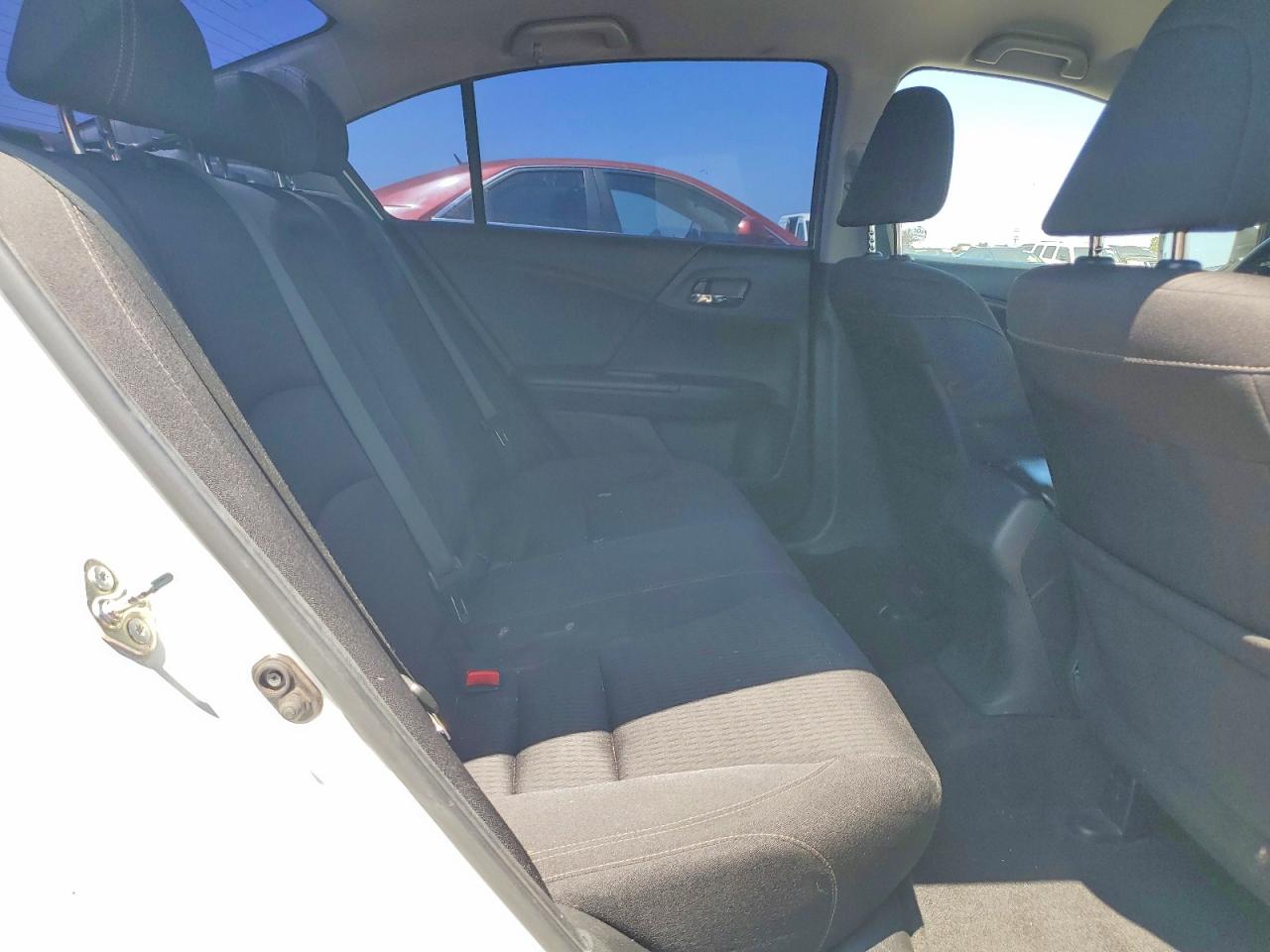 2015 Honda Accord Sport White vin: 1HGCR2F54FA200370