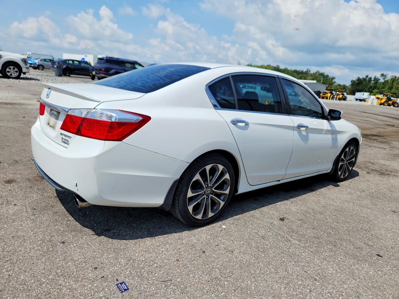 2015 Honda Accord Sport White vin: 1HGCR2F54FA207058