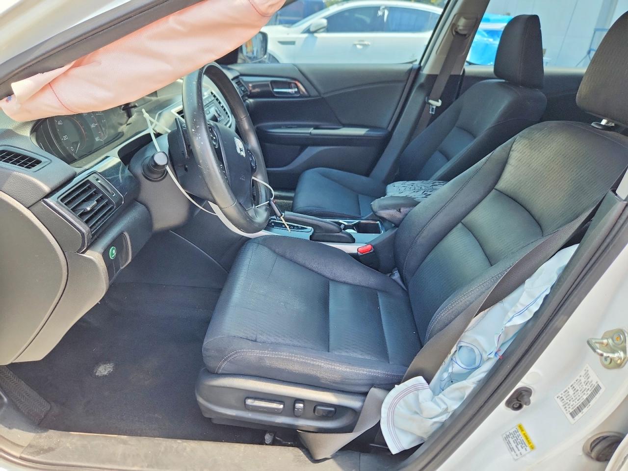 2015 Honda Accord Sport White vin: 1HGCR2F54FA207058