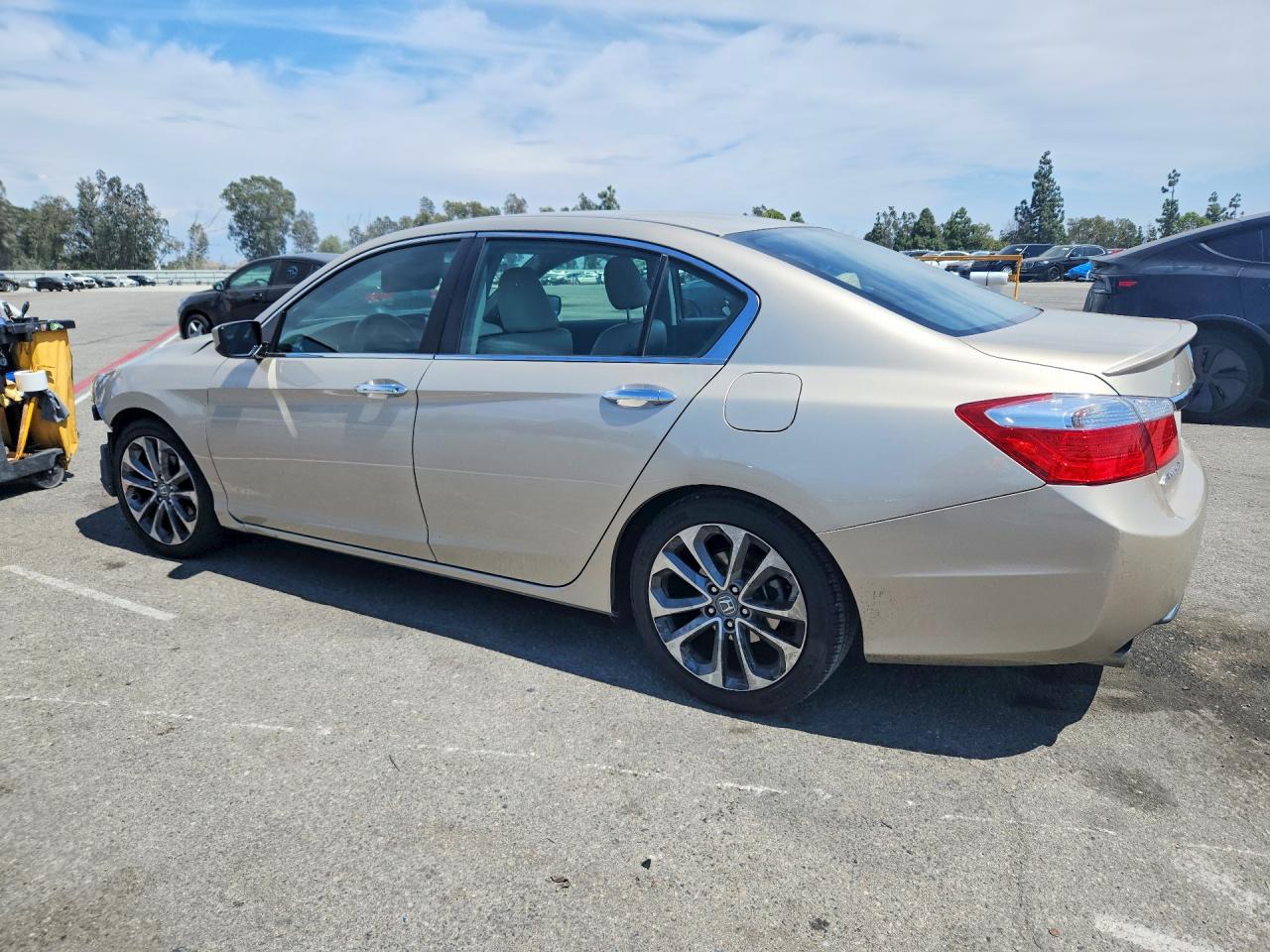 2013 Honda Accord Sport Cream vin: 1HGCR2F55DA085713