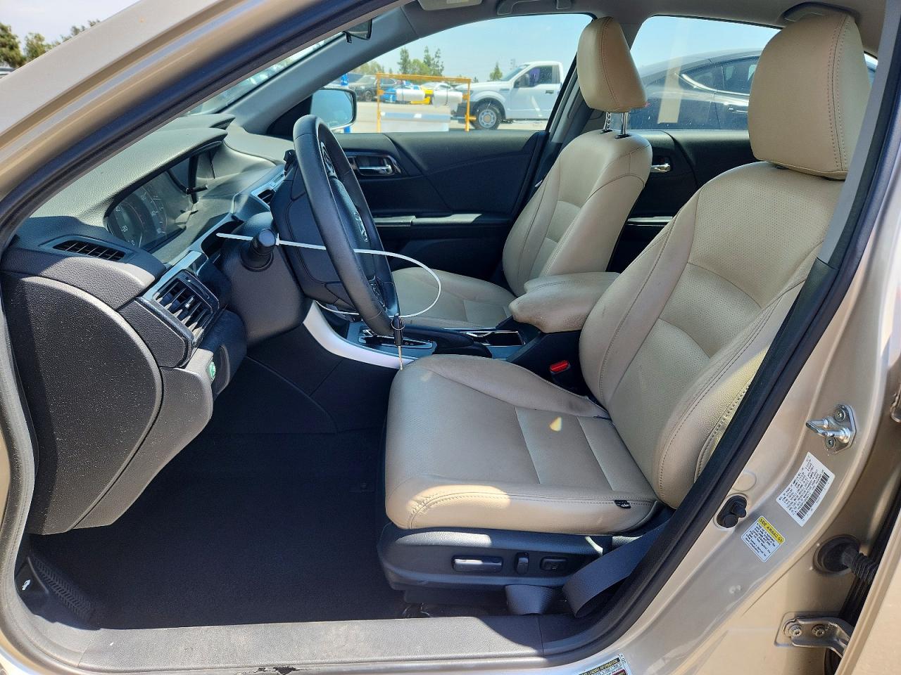 2013 Honda Accord Sport Cream vin: 1HGCR2F55DA085713