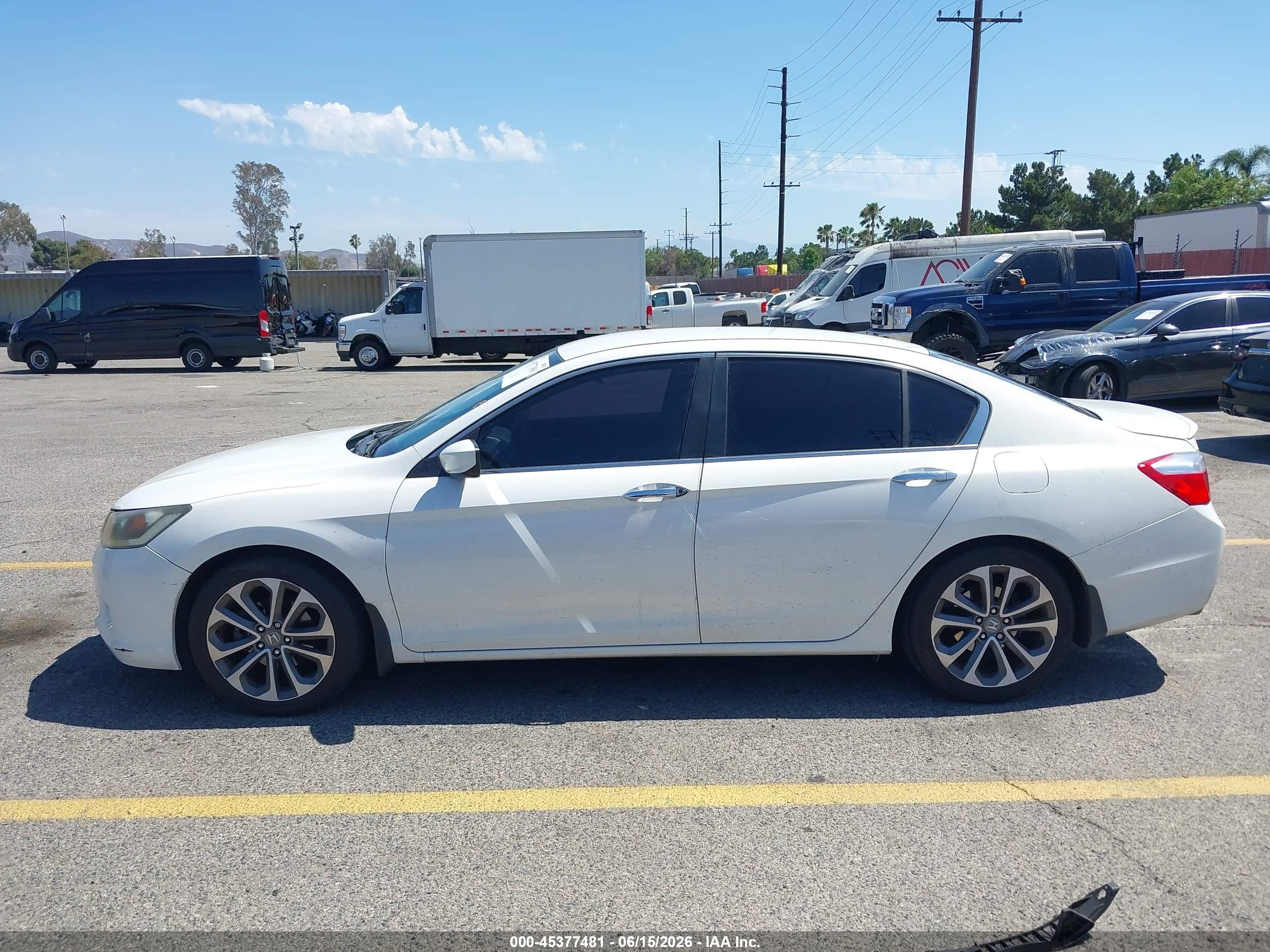 2013 Honda Accord Sport White vin: 1HGCR2F55DA162273