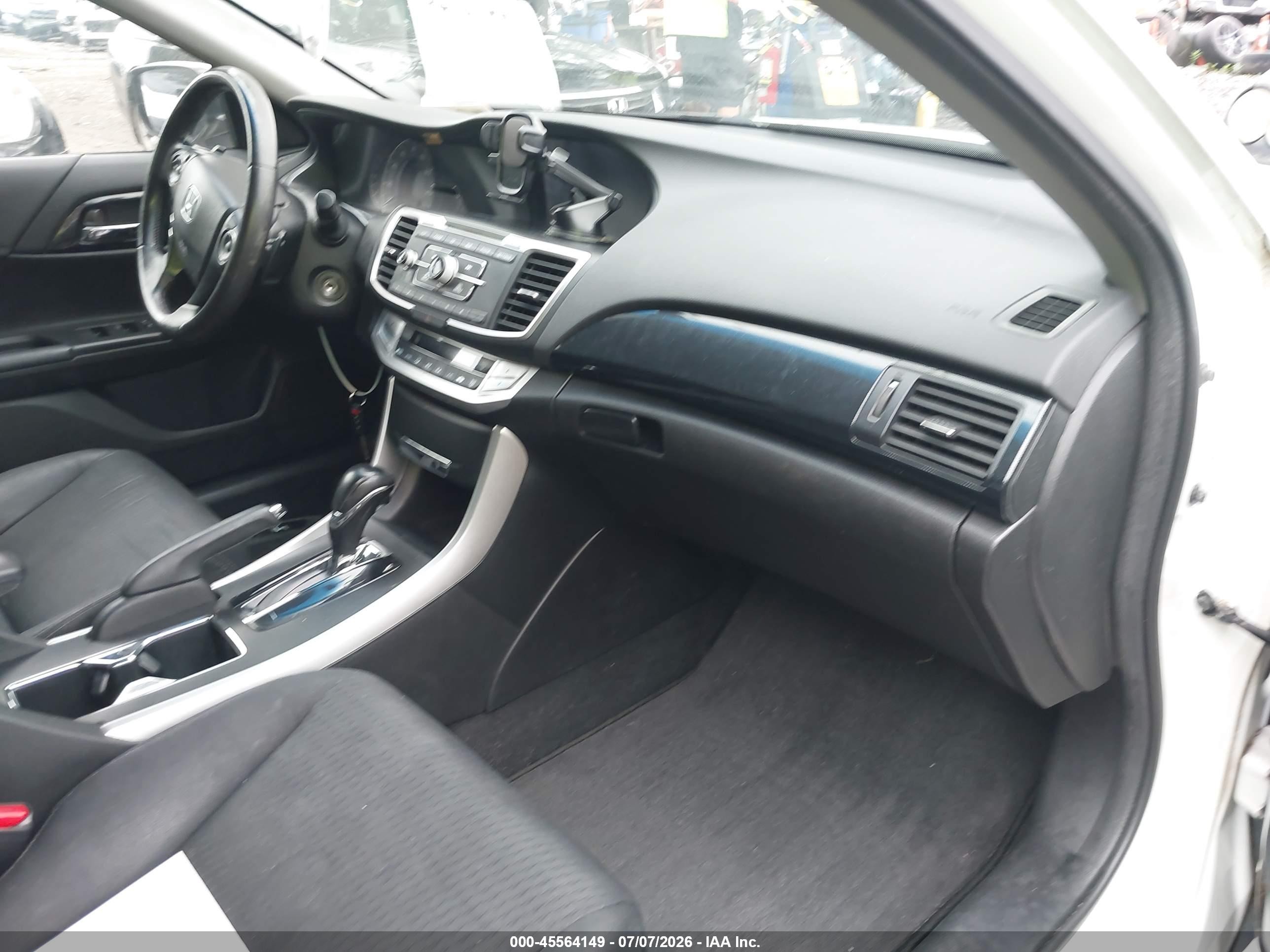 2013 Honda Accord Sport White vin: 1HGCR2F55DA215408