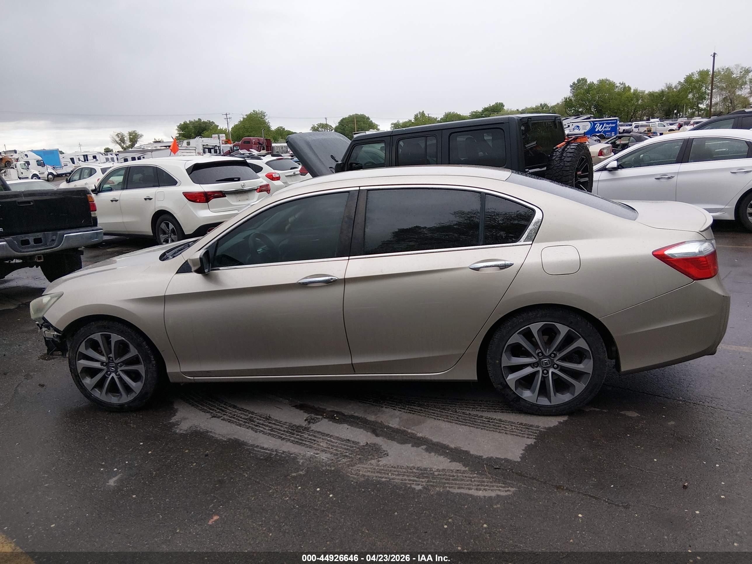 2014 Honda Accord Sport Beige vin: 1HGCR2F55EA079377