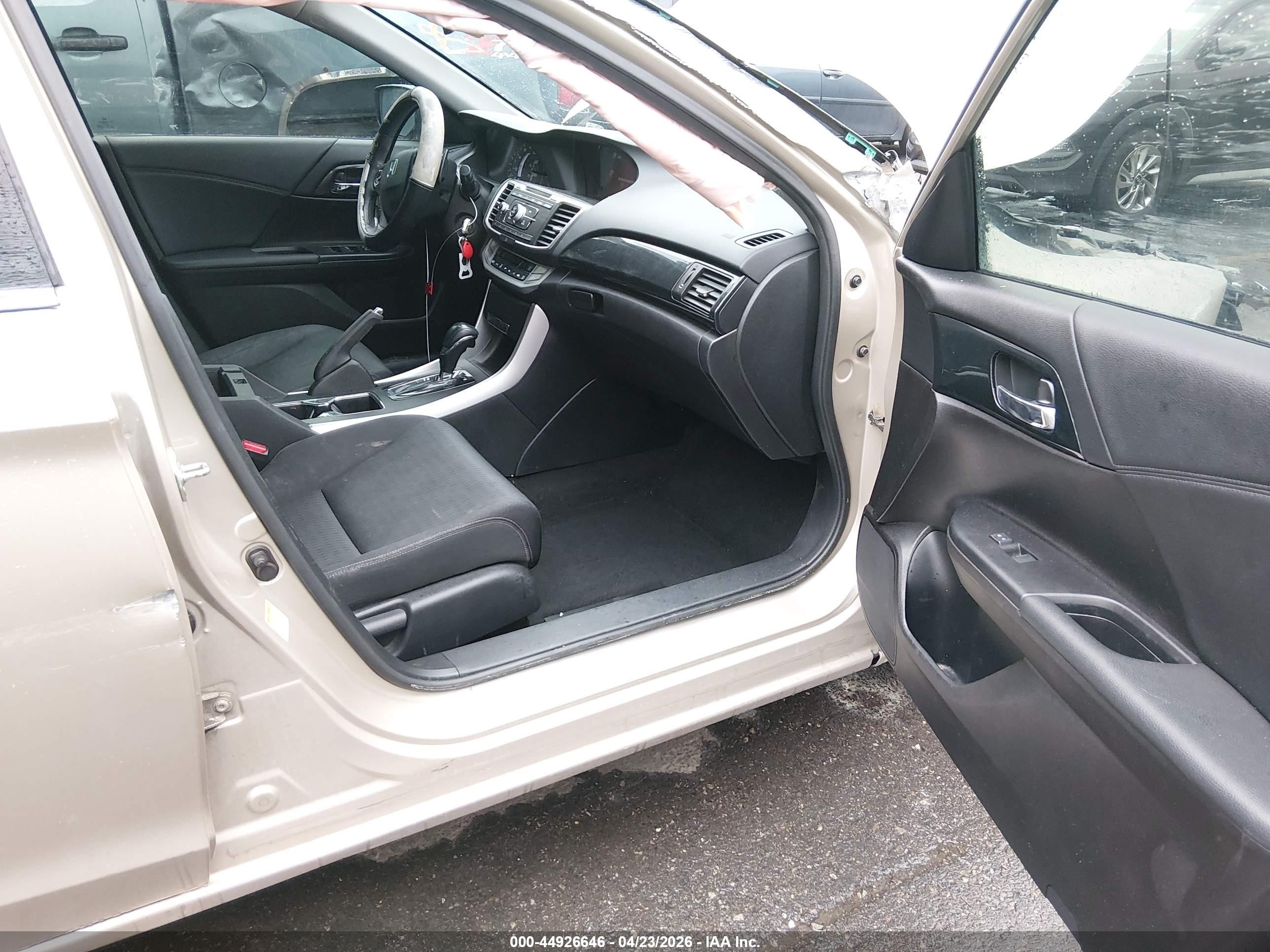 2014 Honda Accord Sport Beige vin: 1HGCR2F55EA079377