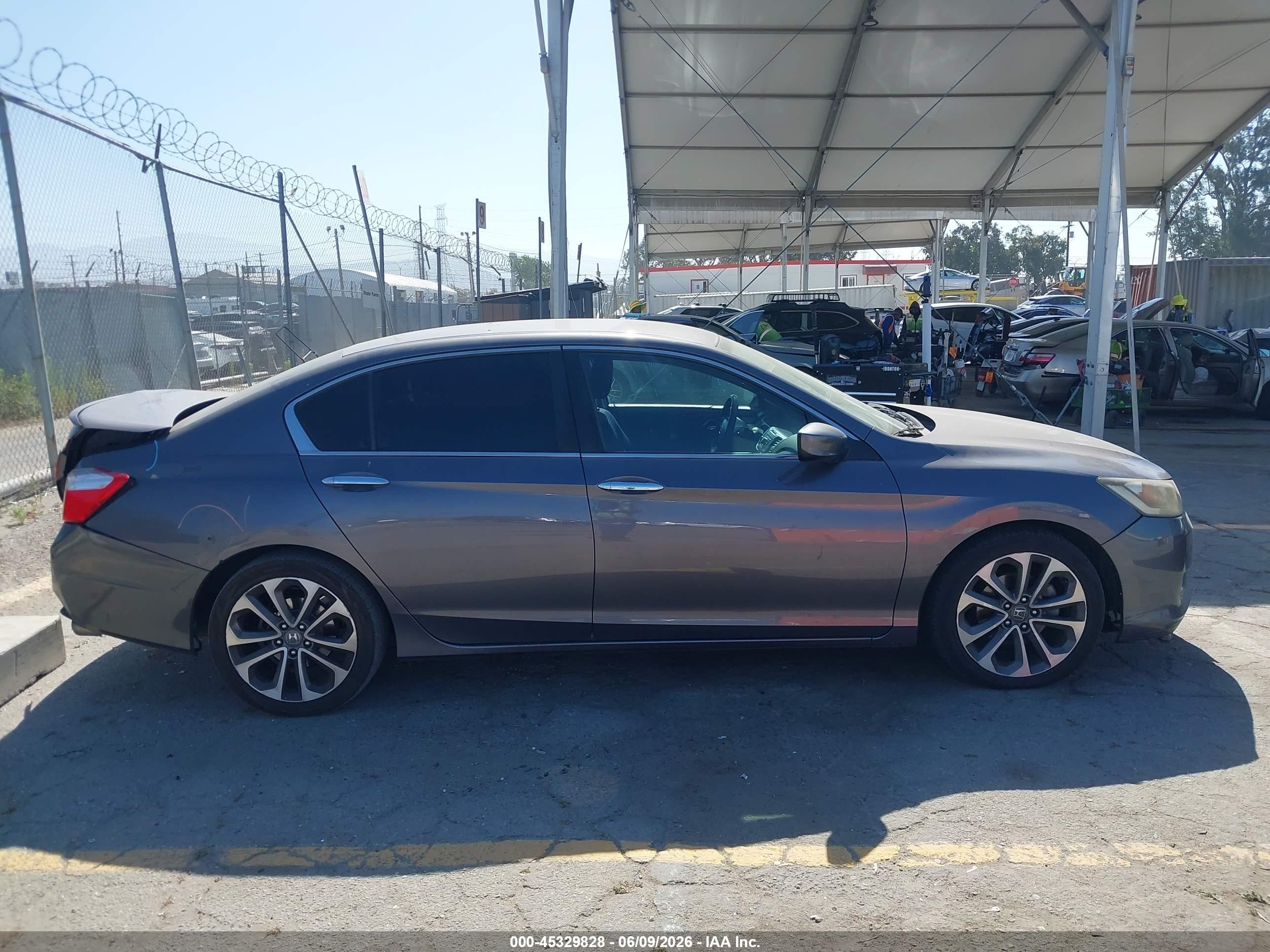 2015 Honda Accord Sport Gray vin: 1HGCR2F55FA100584