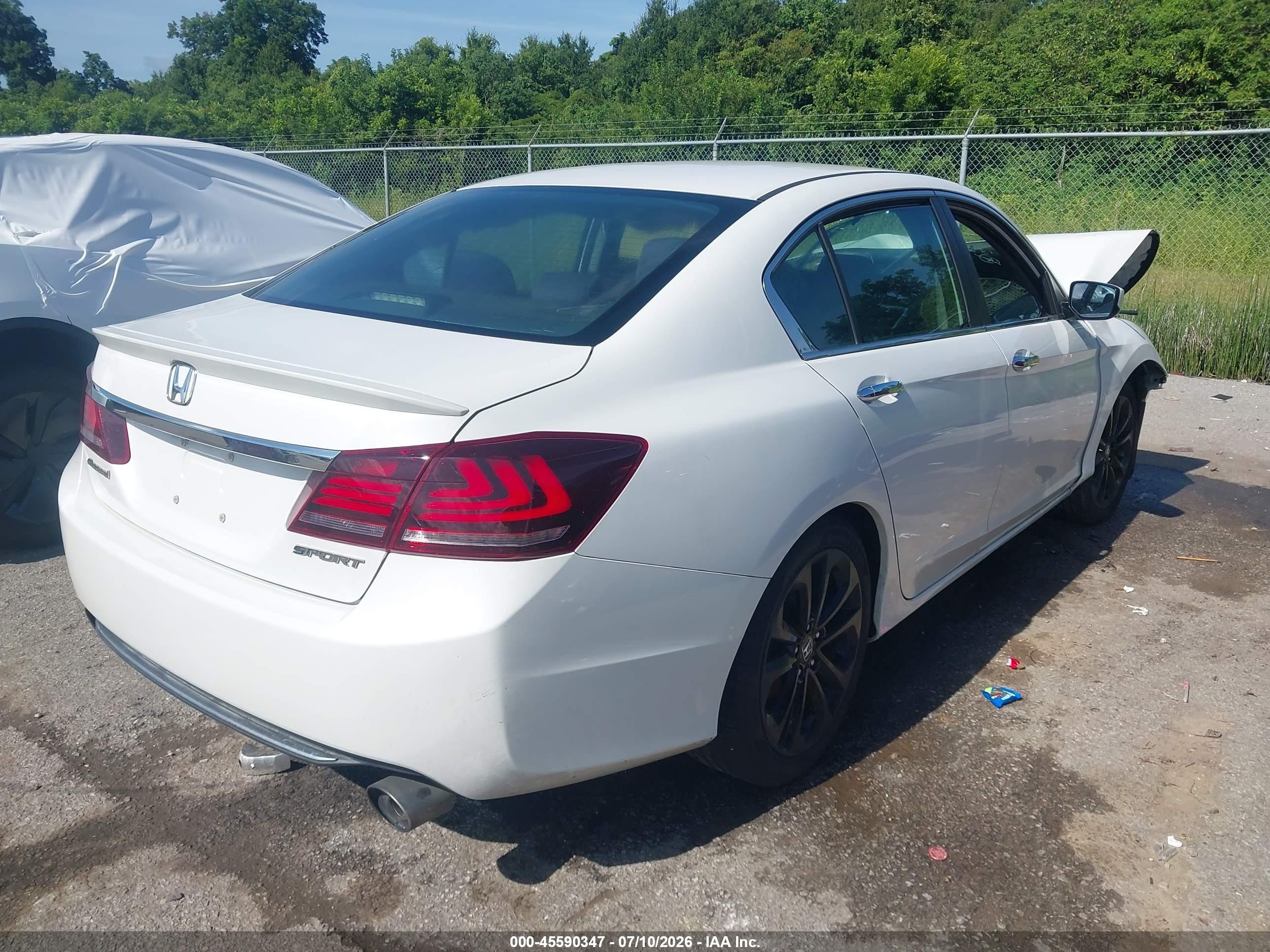 2015 Honda Accord Sport White vin: 1HGCR2F55FA232048