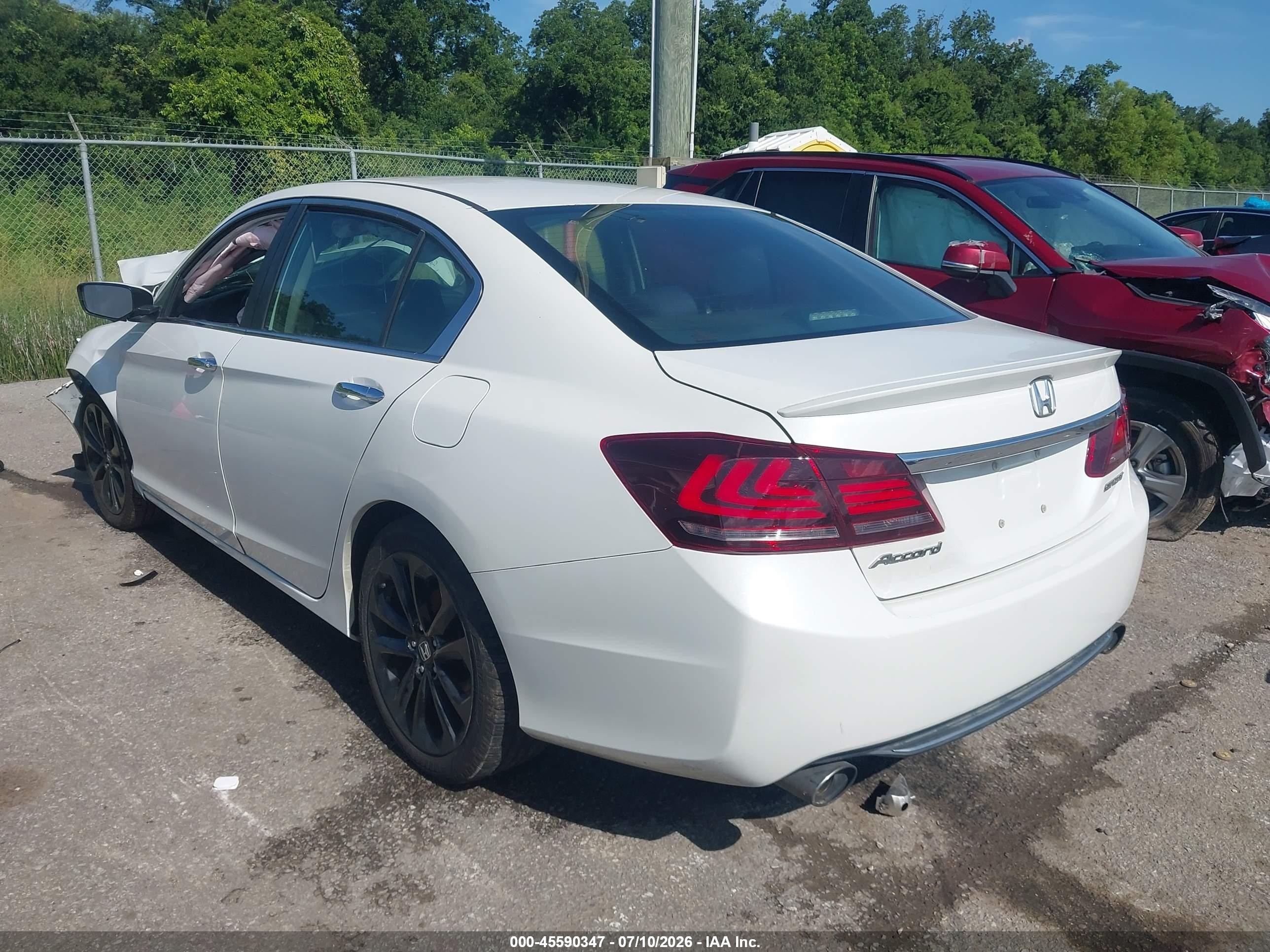 2015 Honda Accord Sport White vin: 1HGCR2F55FA232048