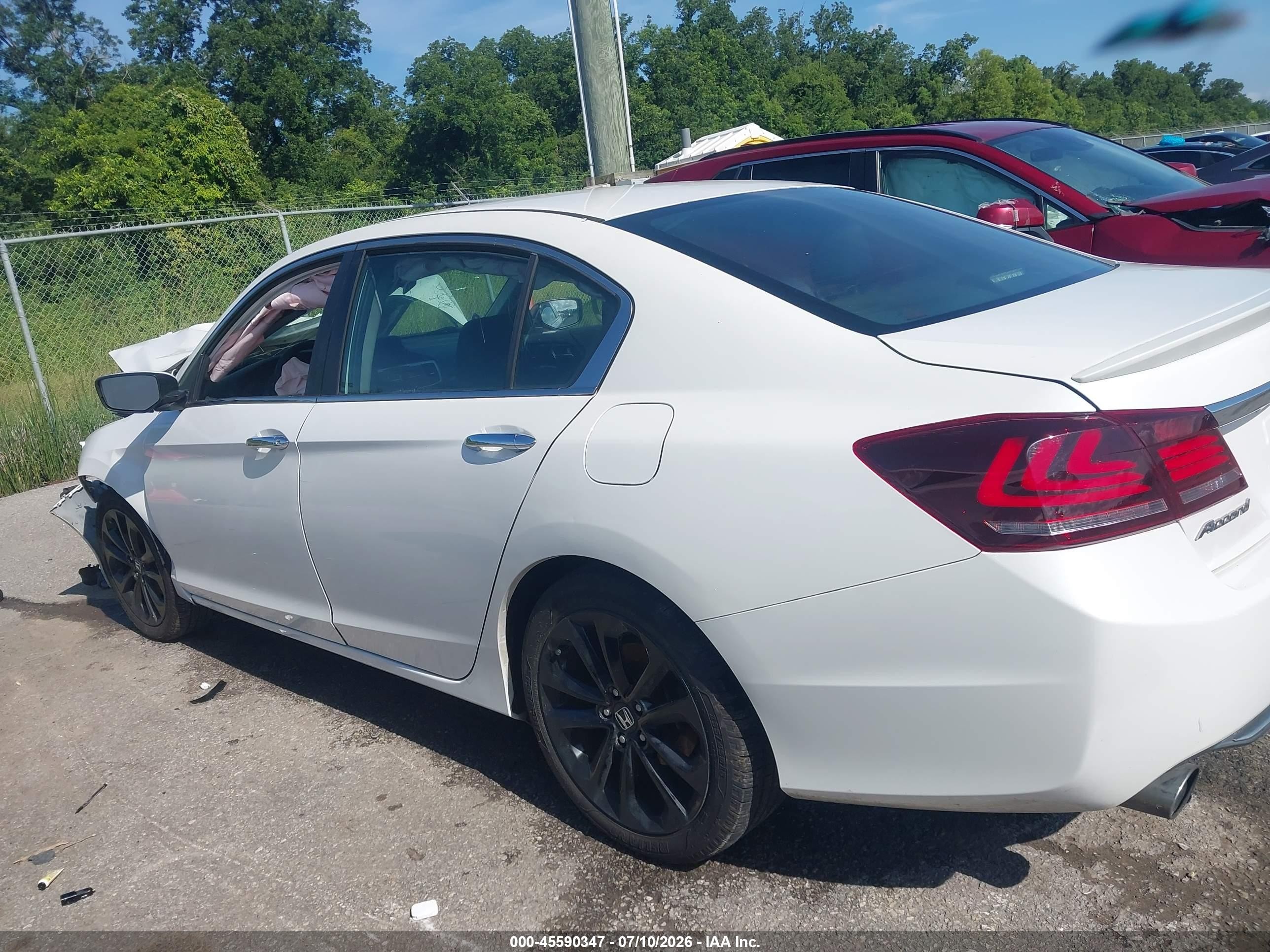 2015 Honda Accord Sport White vin: 1HGCR2F55FA232048