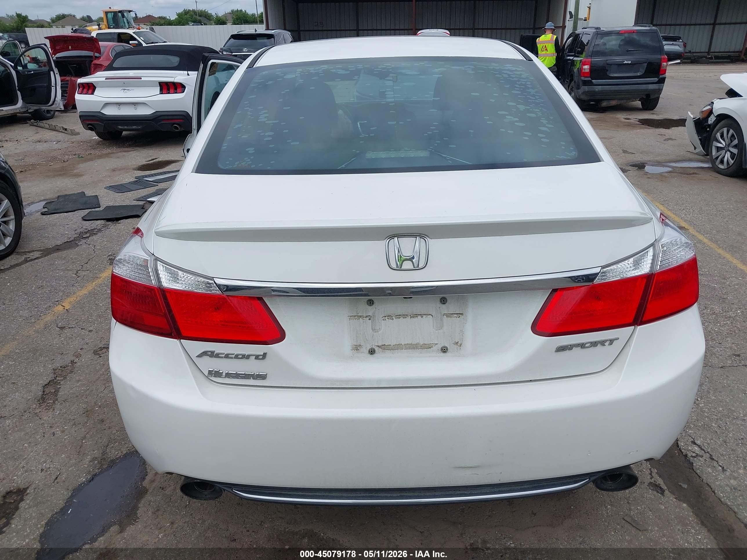 2015 Honda Accord Sport White vin: 1HGCR2F55FA251893