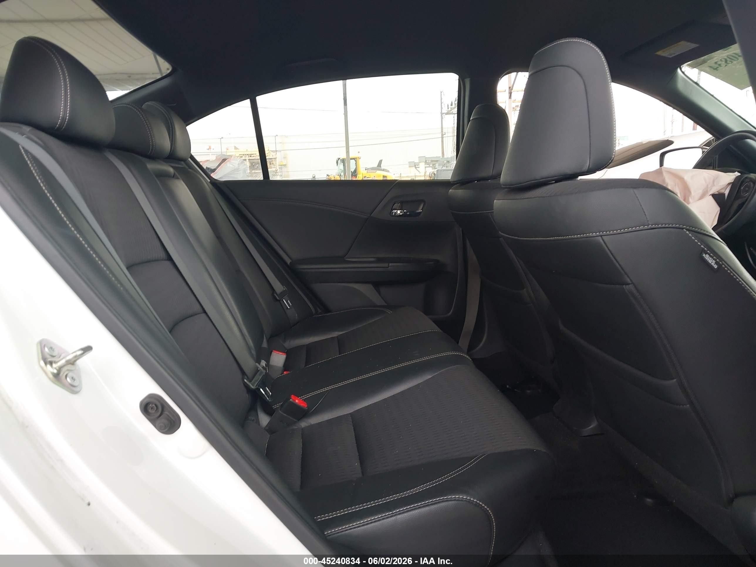 2017 Honda Accord Sport Белый vin: 1HGCR2F55HA061451