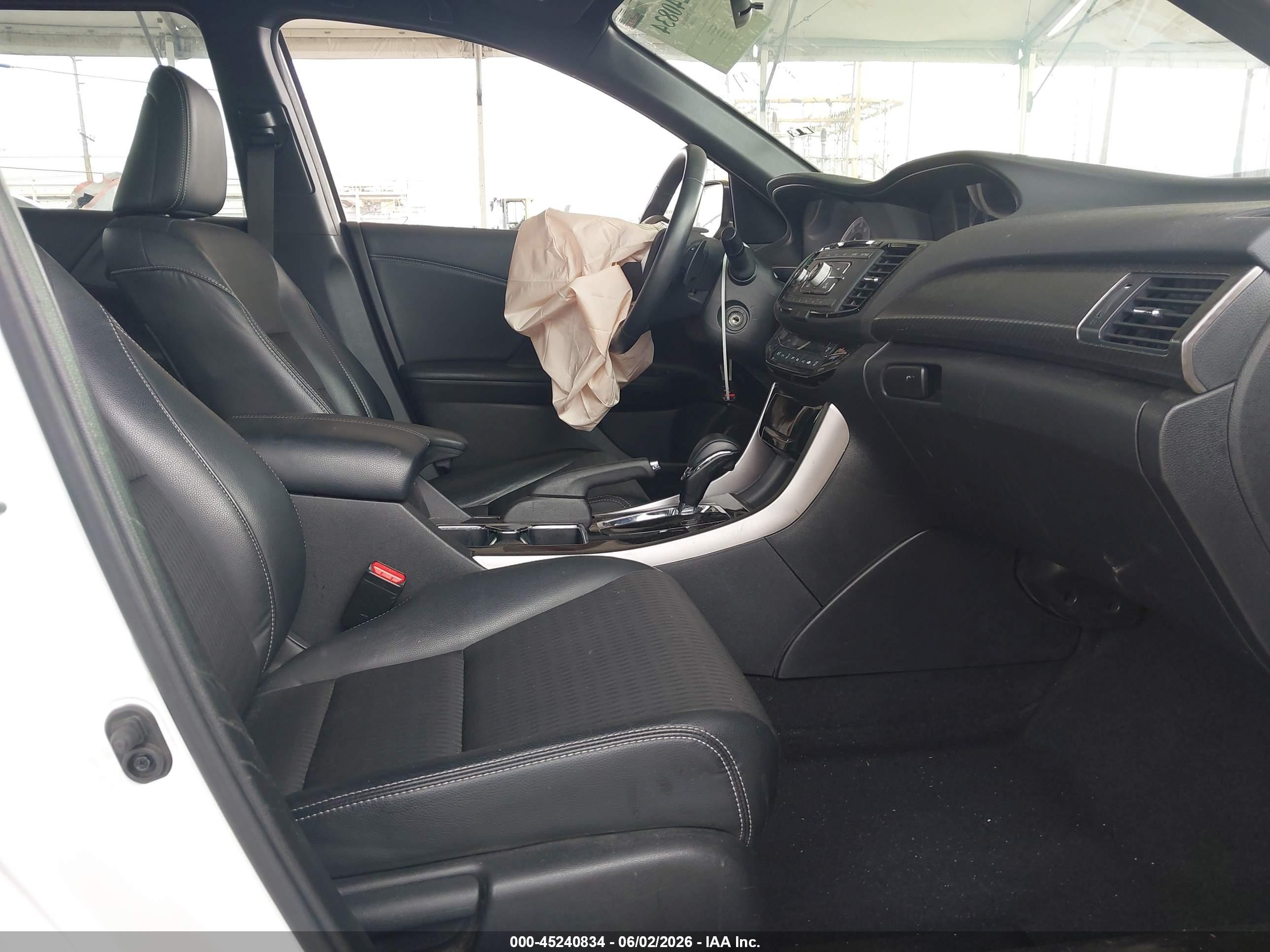 2017 Honda Accord Sport Белый vin: 1HGCR2F55HA061451