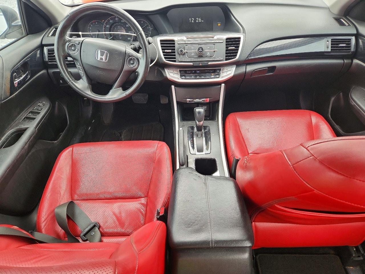 2015 Honda Accord Sport White vin: 1HGCR2F56FA006505