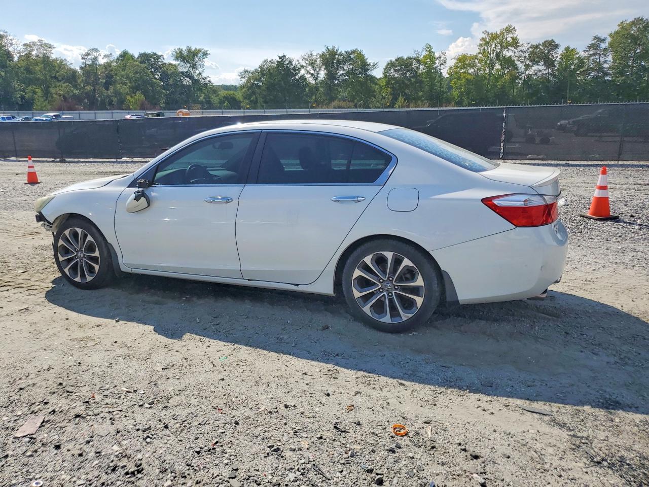 2015 Honda Accord Sport White vin: 1HGCR2F56FA061567