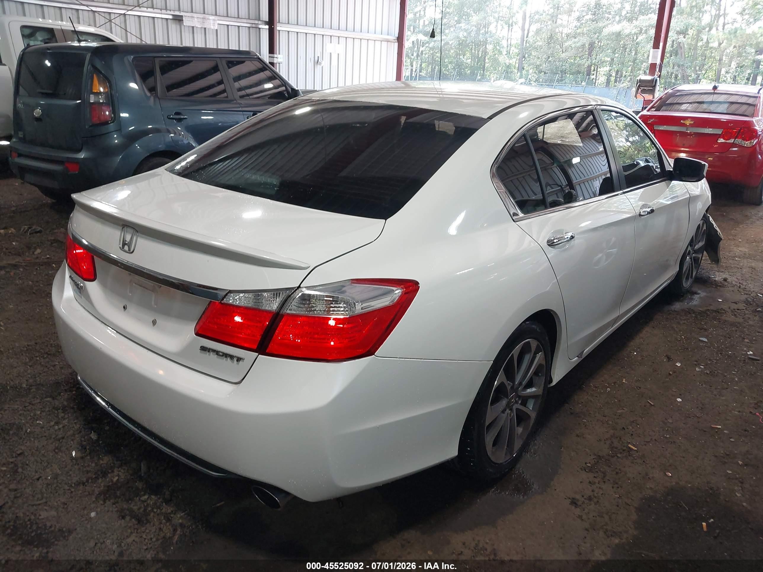 2015 Honda Accord Sport White vin: 1HGCR2F56FA073220