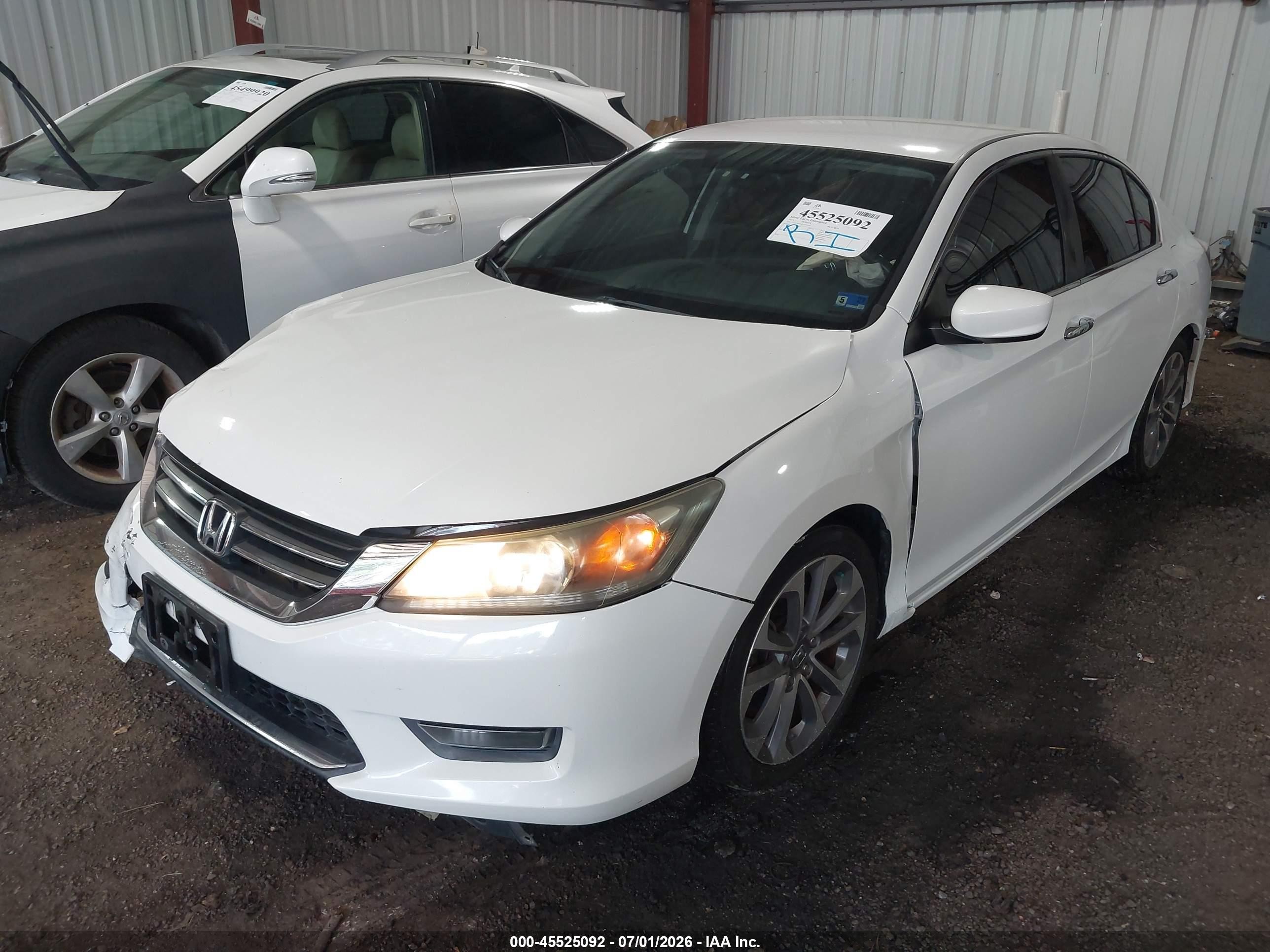 2015 Honda Accord Sport White vin: 1HGCR2F56FA073220