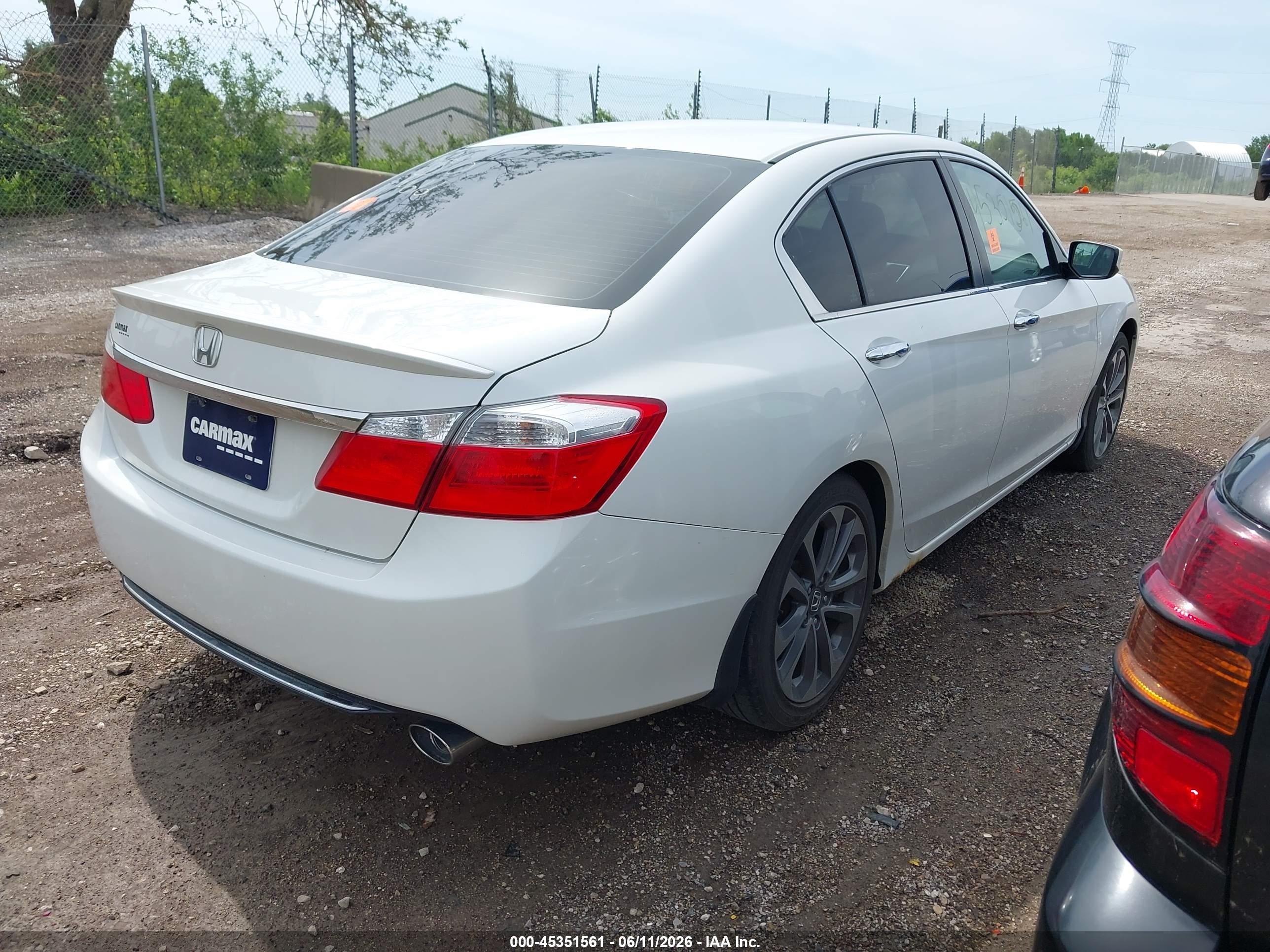 2015 Honda Accord Sport White vin: 1HGCR2F56FA073234