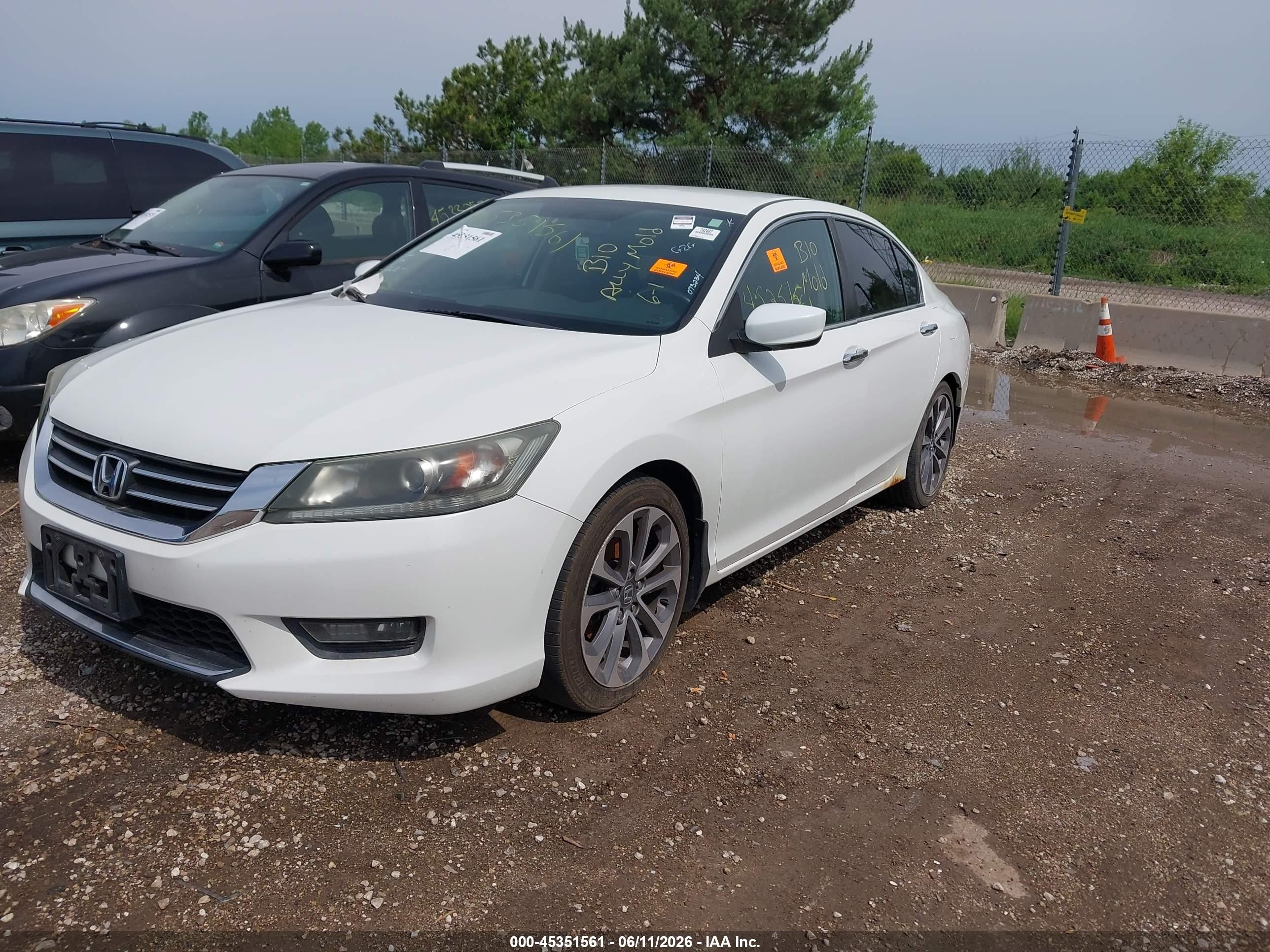 2015 Honda Accord Sport White vin: 1HGCR2F56FA073234