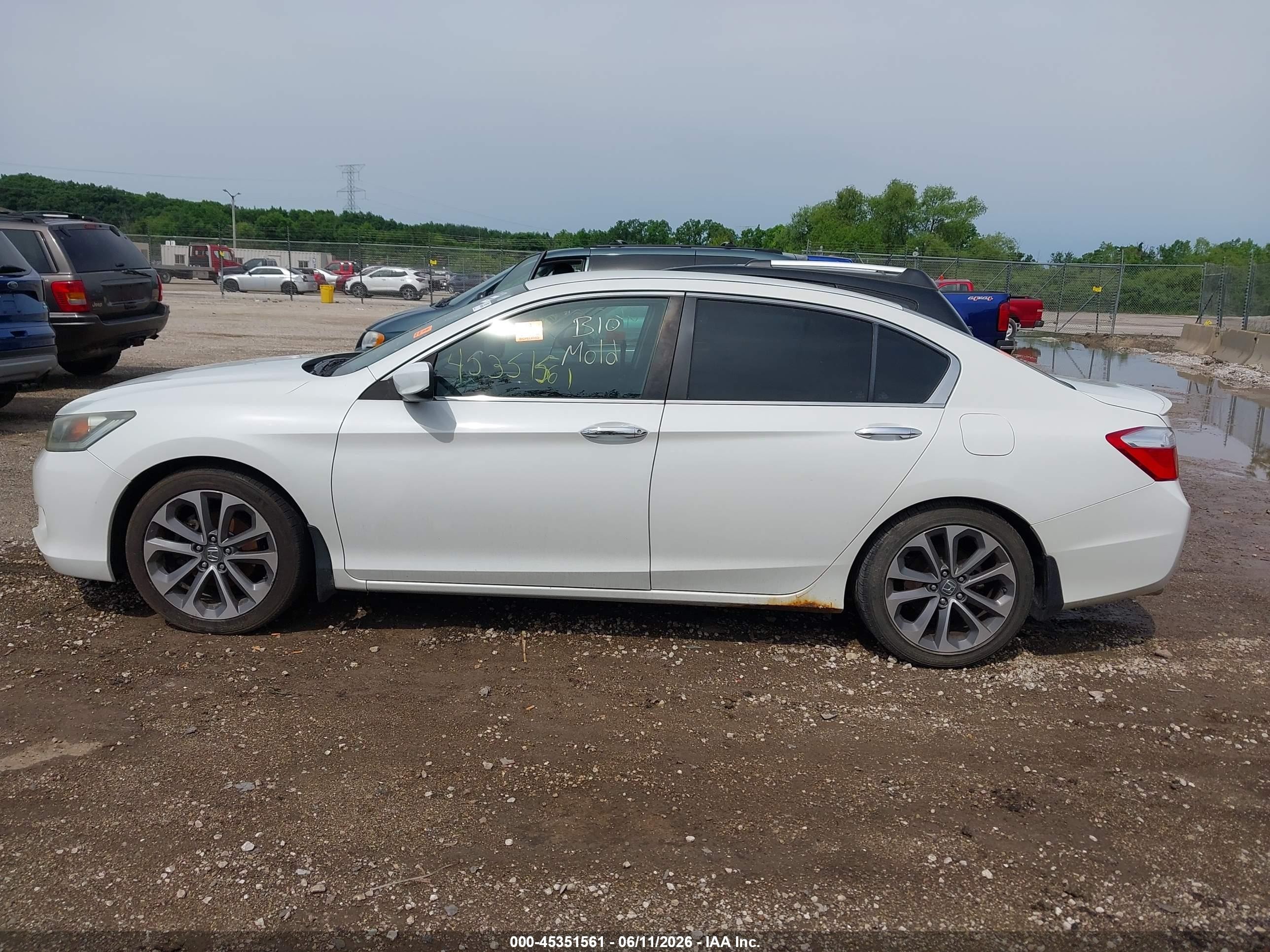 2015 Honda Accord Sport White vin: 1HGCR2F56FA073234