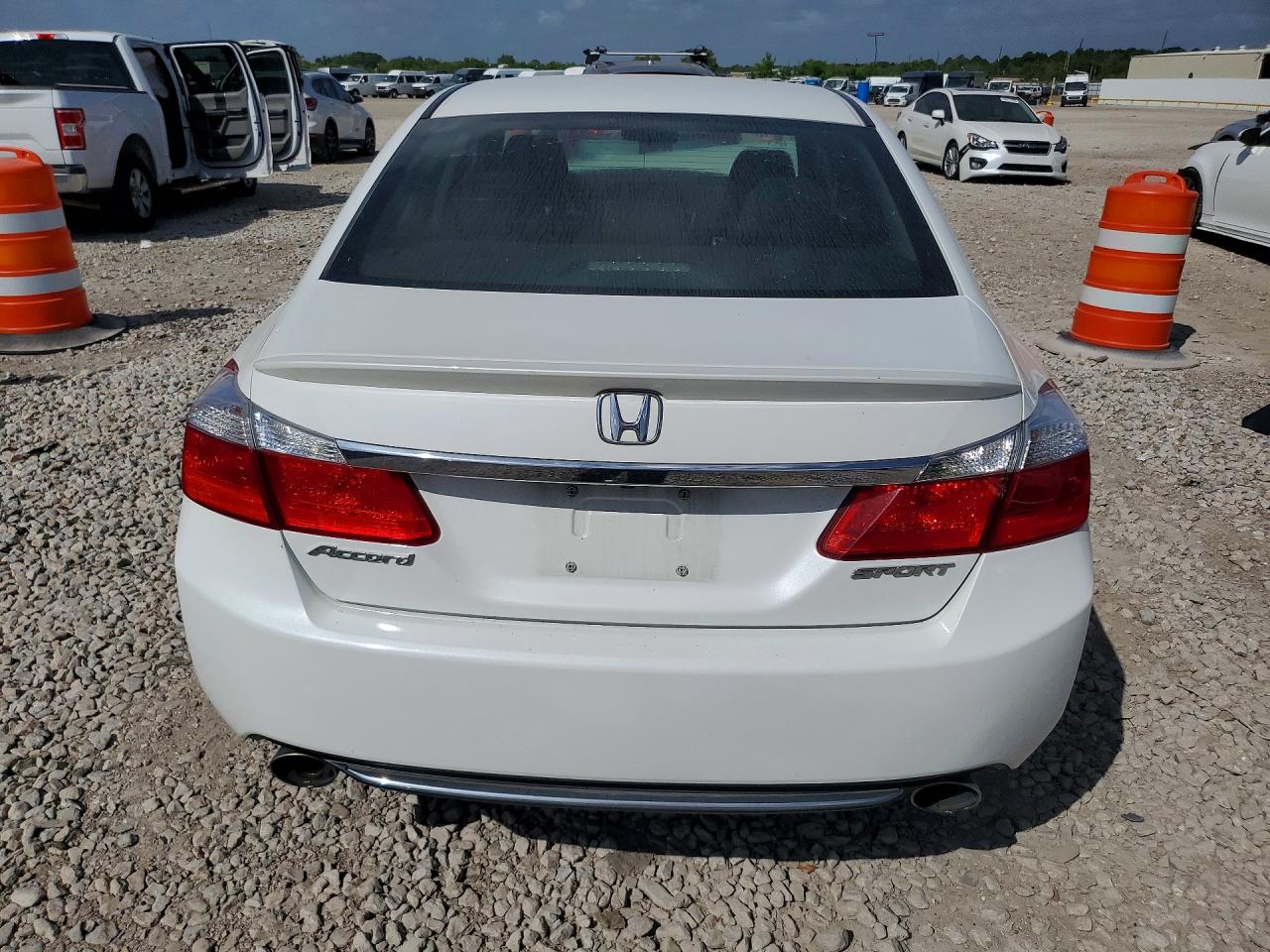 2015 Honda Accord Sport White vin: 1HGCR2F56FA114459