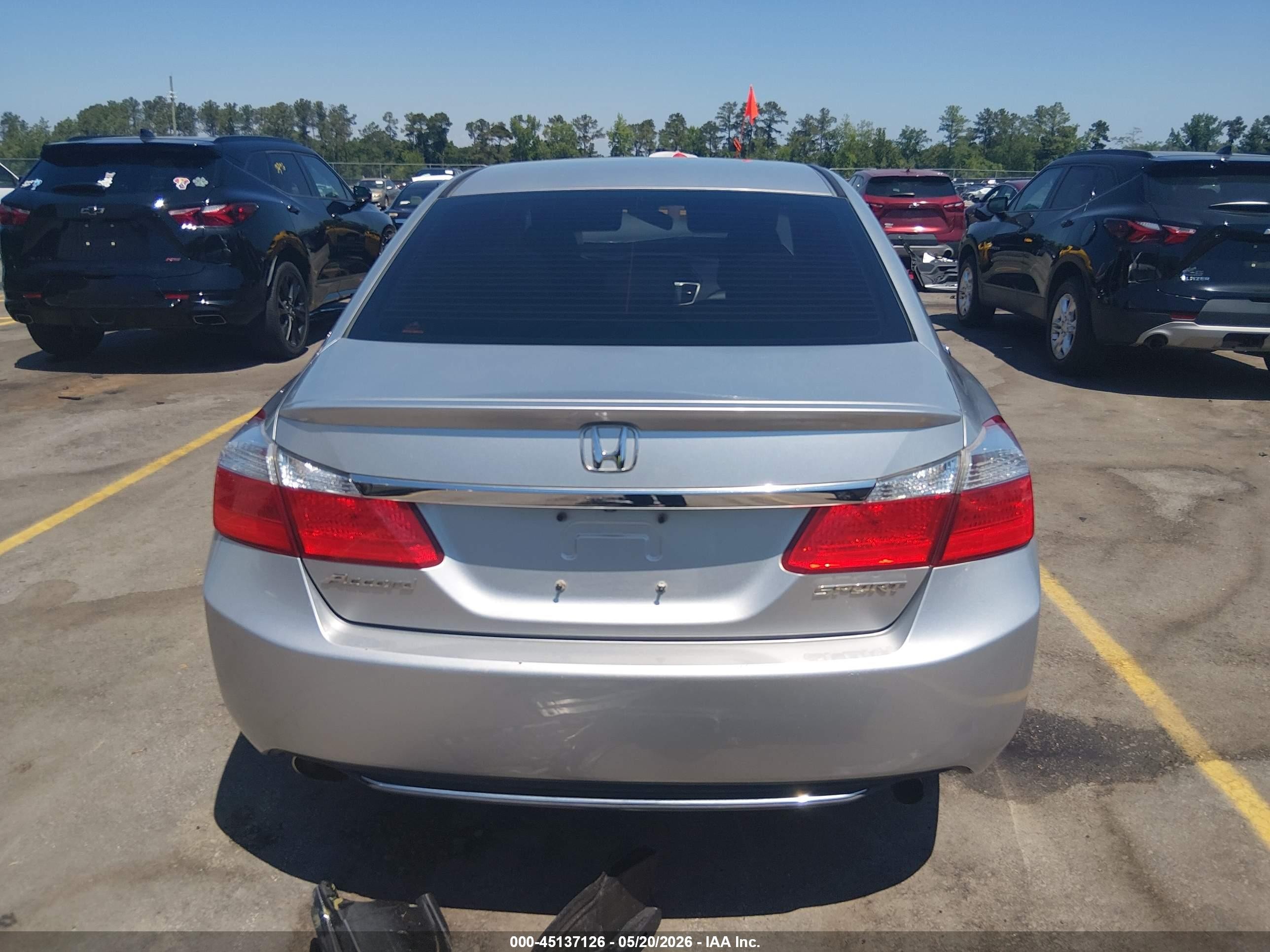 2015 Honda Accord Sport Silver vin: 1HGCR2F56FA125610