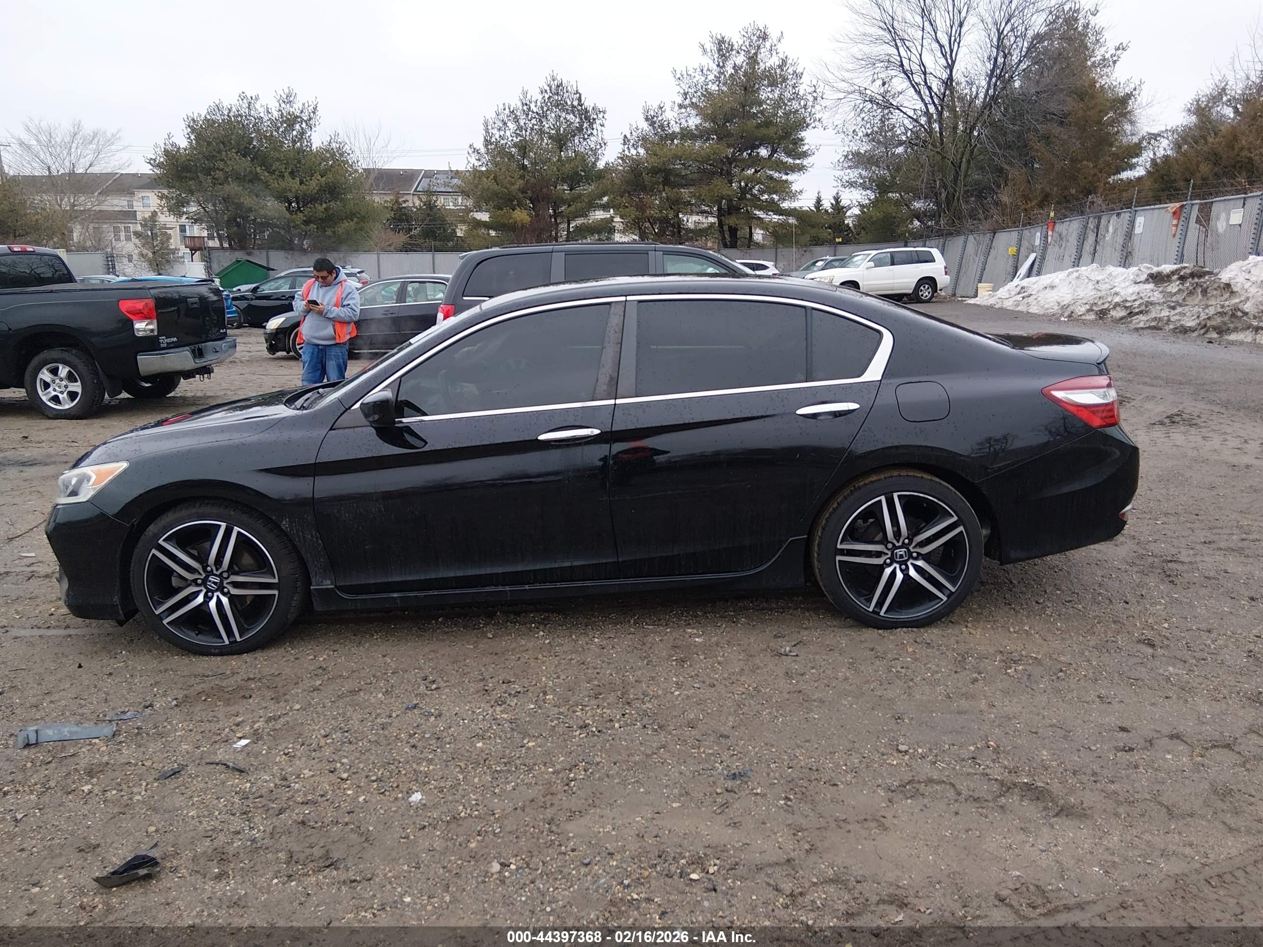 2016 Honda Accord Sport Черный vin: 1HGCR2F56GA230519