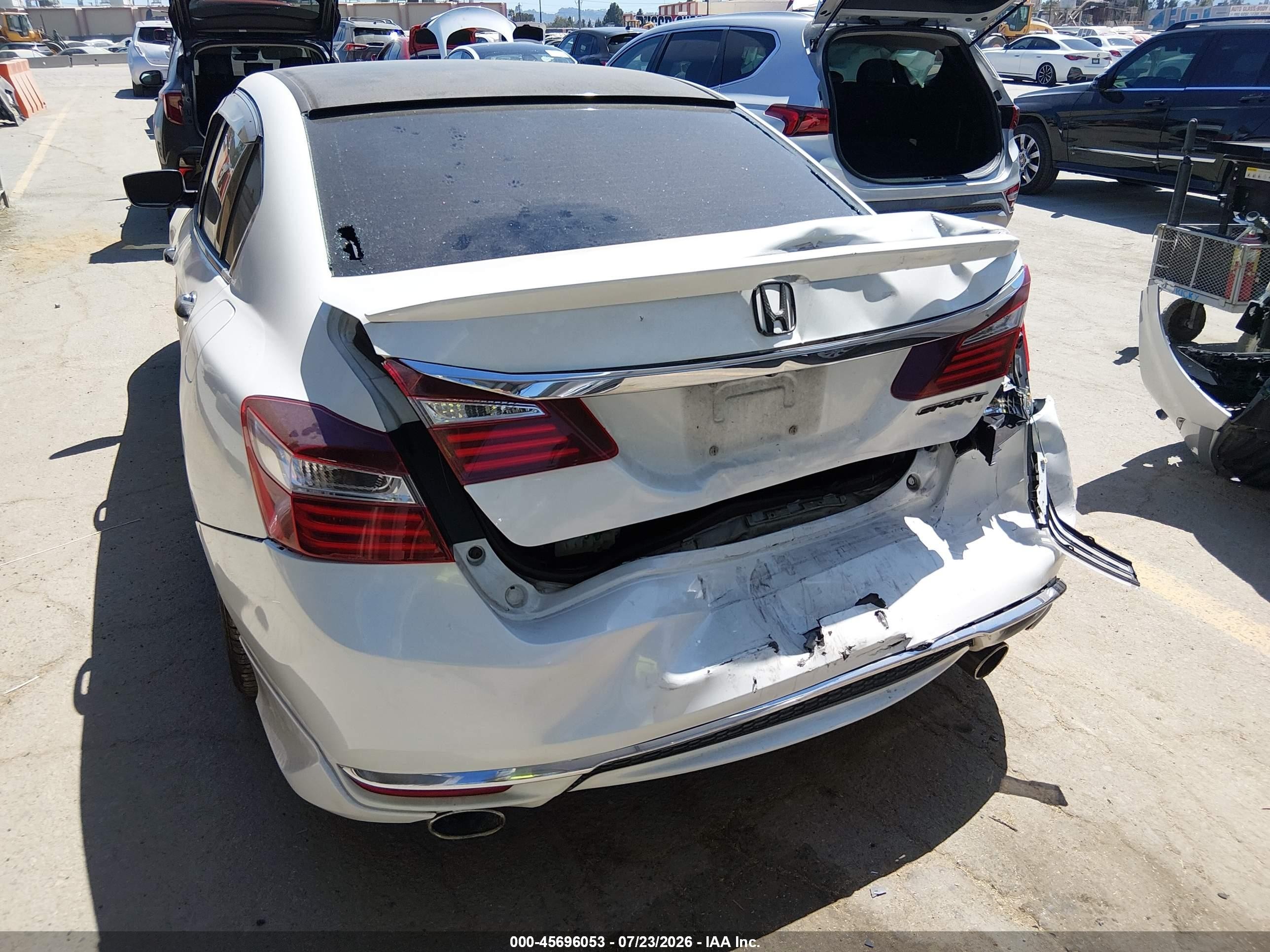 2017 Honda Accord Sport White vin: 1HGCR2F56HA146198