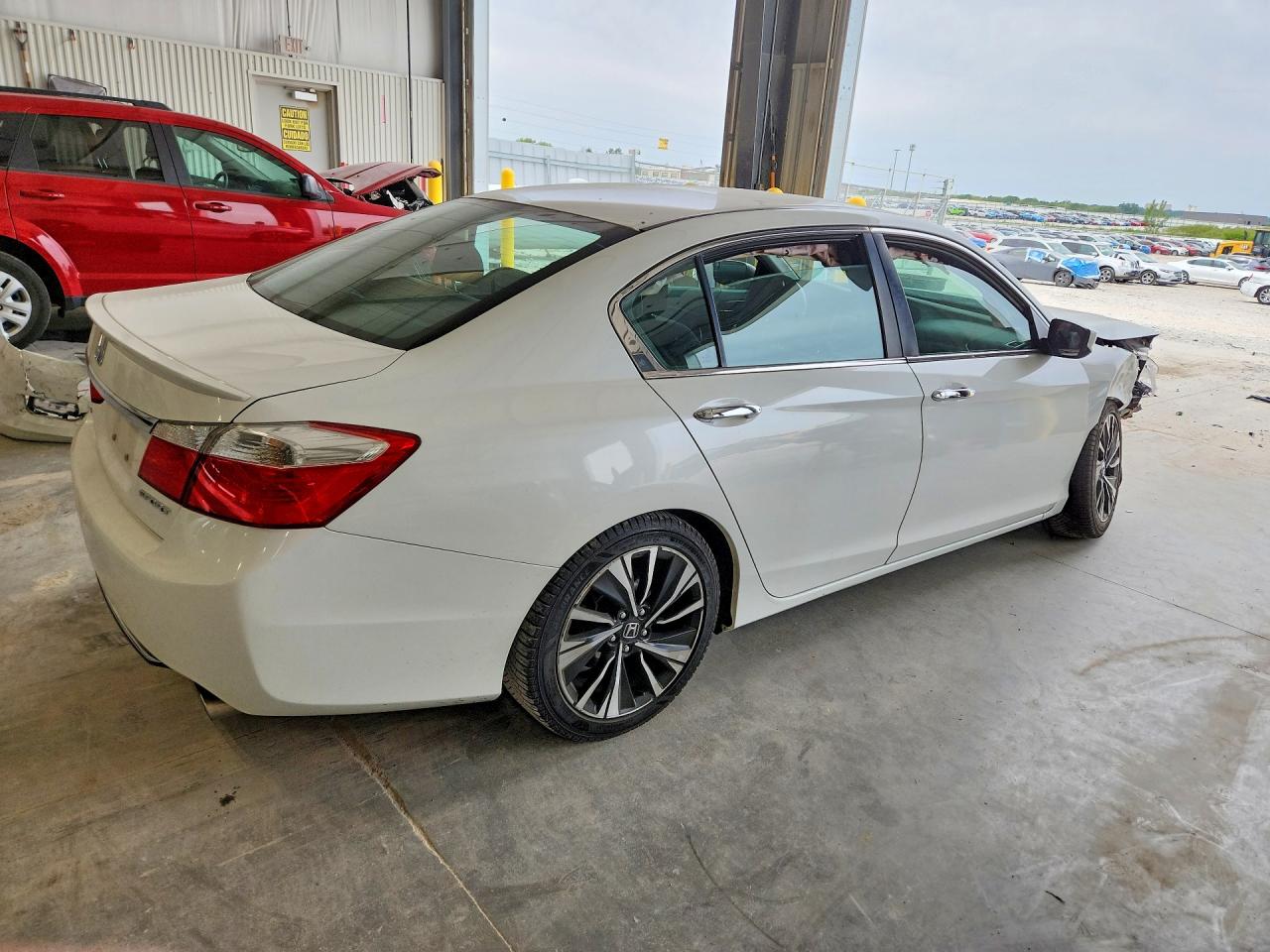 2015 Honda Accord Sport White vin: 1HGCR2F57FA224176