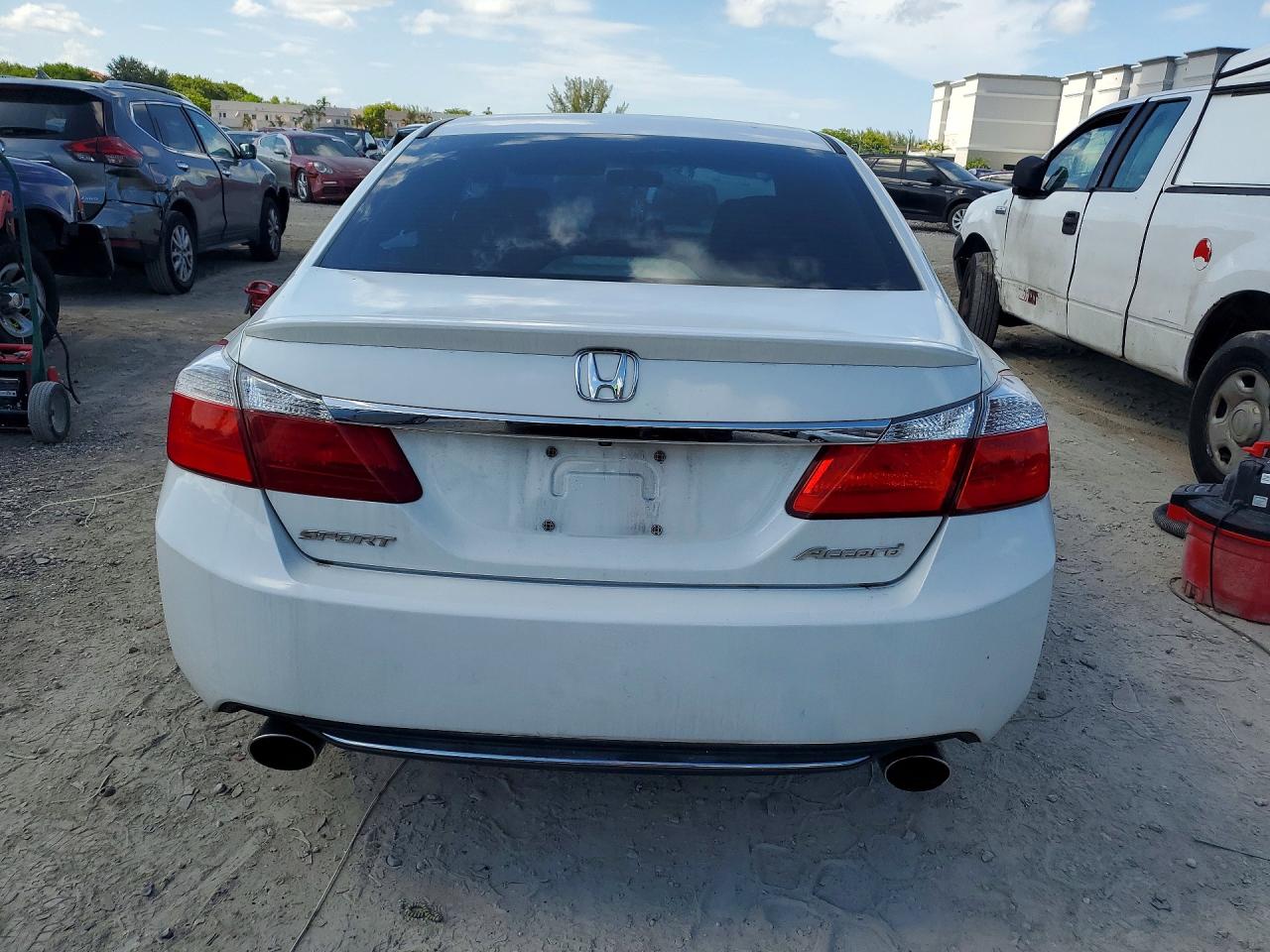 2015 Honda Accord Sport White vin: 1HGCR2F57FA239325