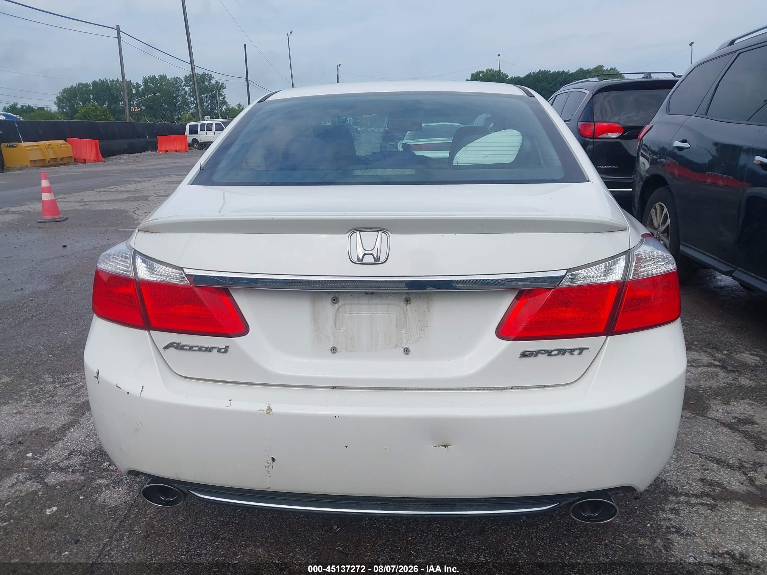 2015 Honda Accord Sport White vin: 1HGCR2F57FA273541