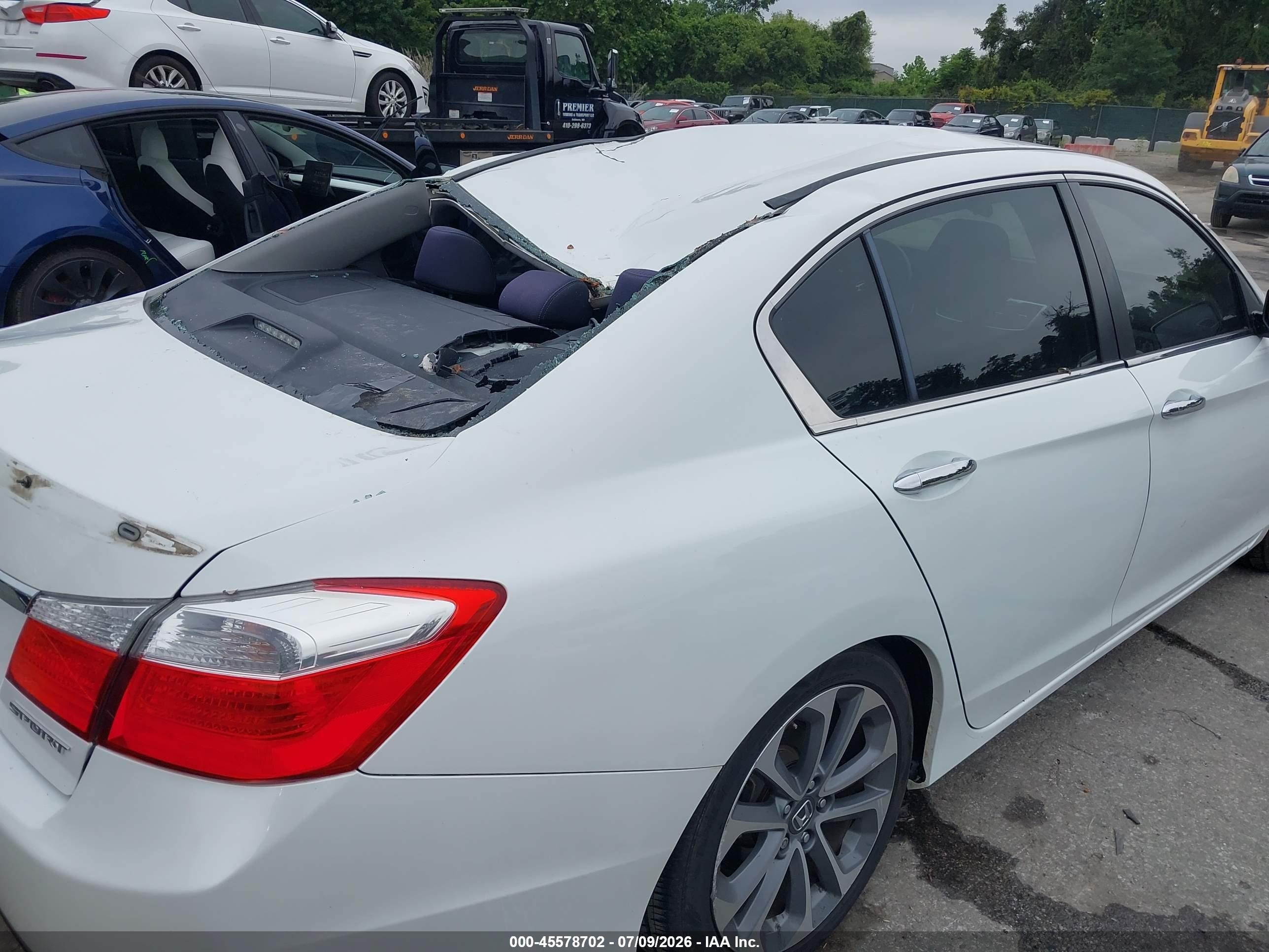 2015 Honda Accord Sport White vin: 1HGCR2F57FA275080
