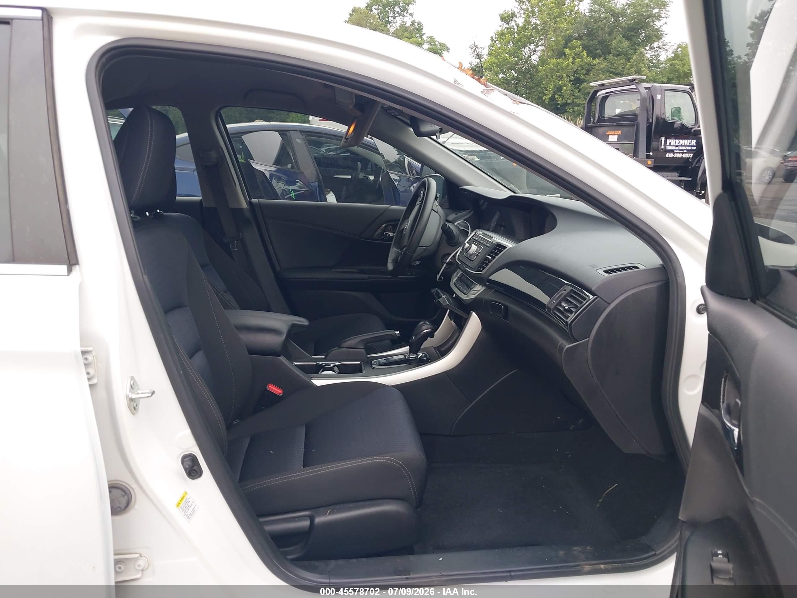 2015 Honda Accord Sport White vin: 1HGCR2F57FA275080