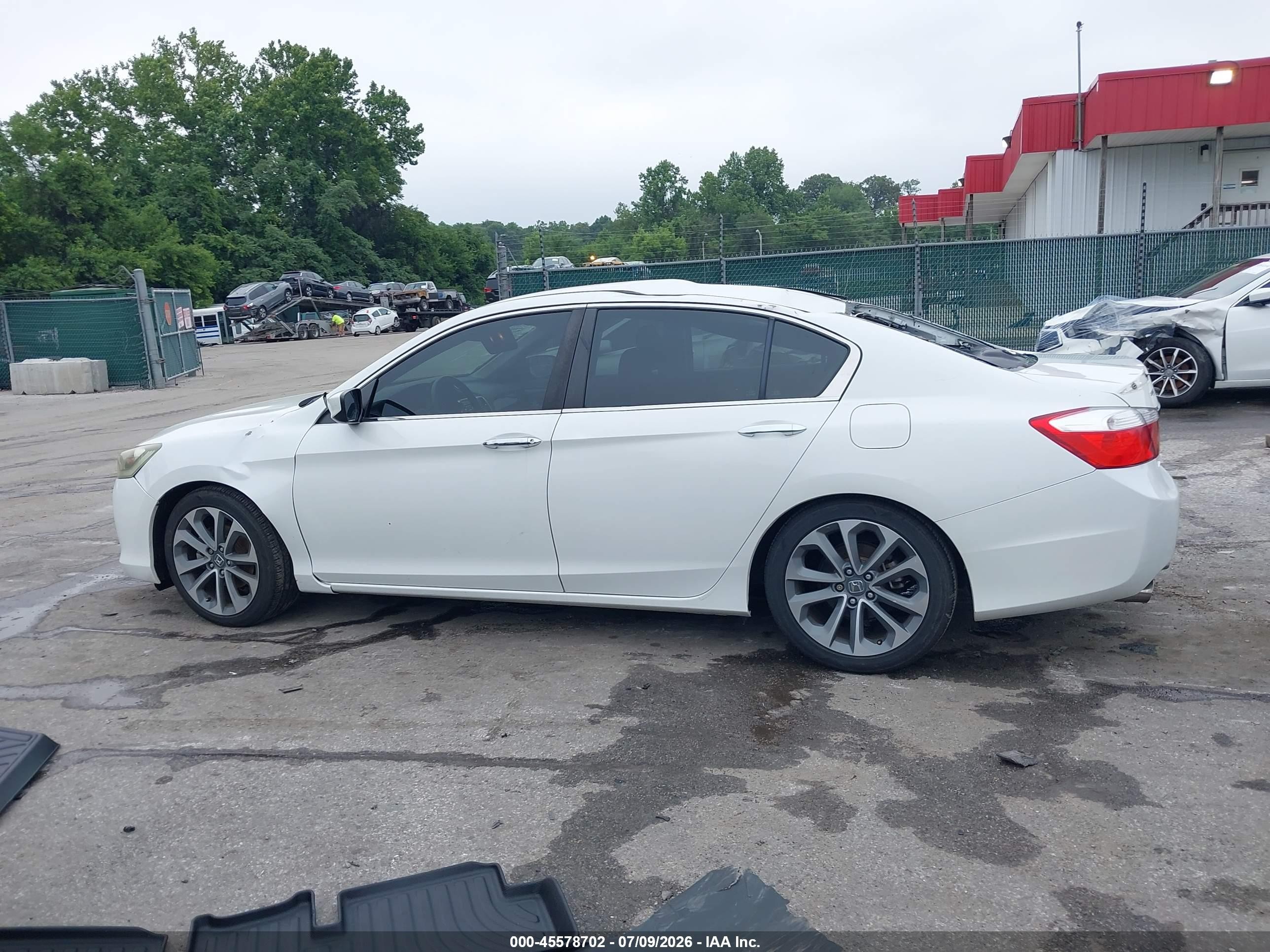 2015 Honda Accord Sport White vin: 1HGCR2F57FA275080