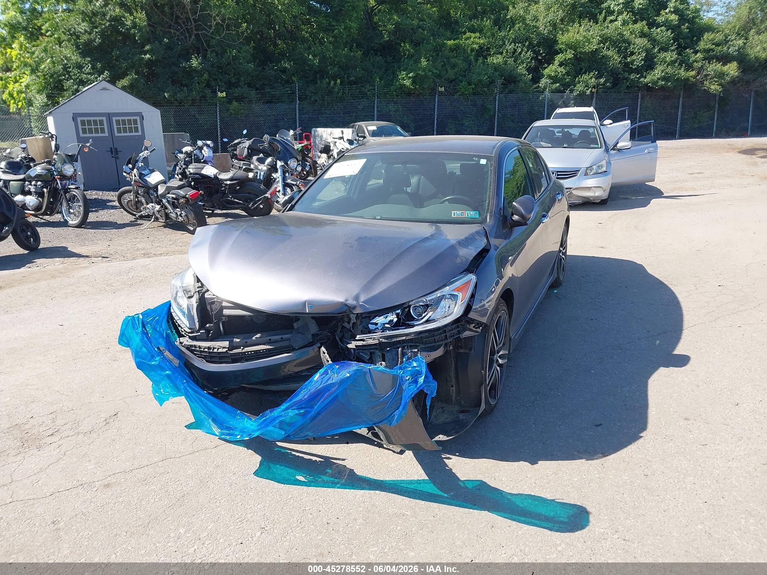 2016 Honda Accord Sport Gray vin: 1HGCR2F57GA070277