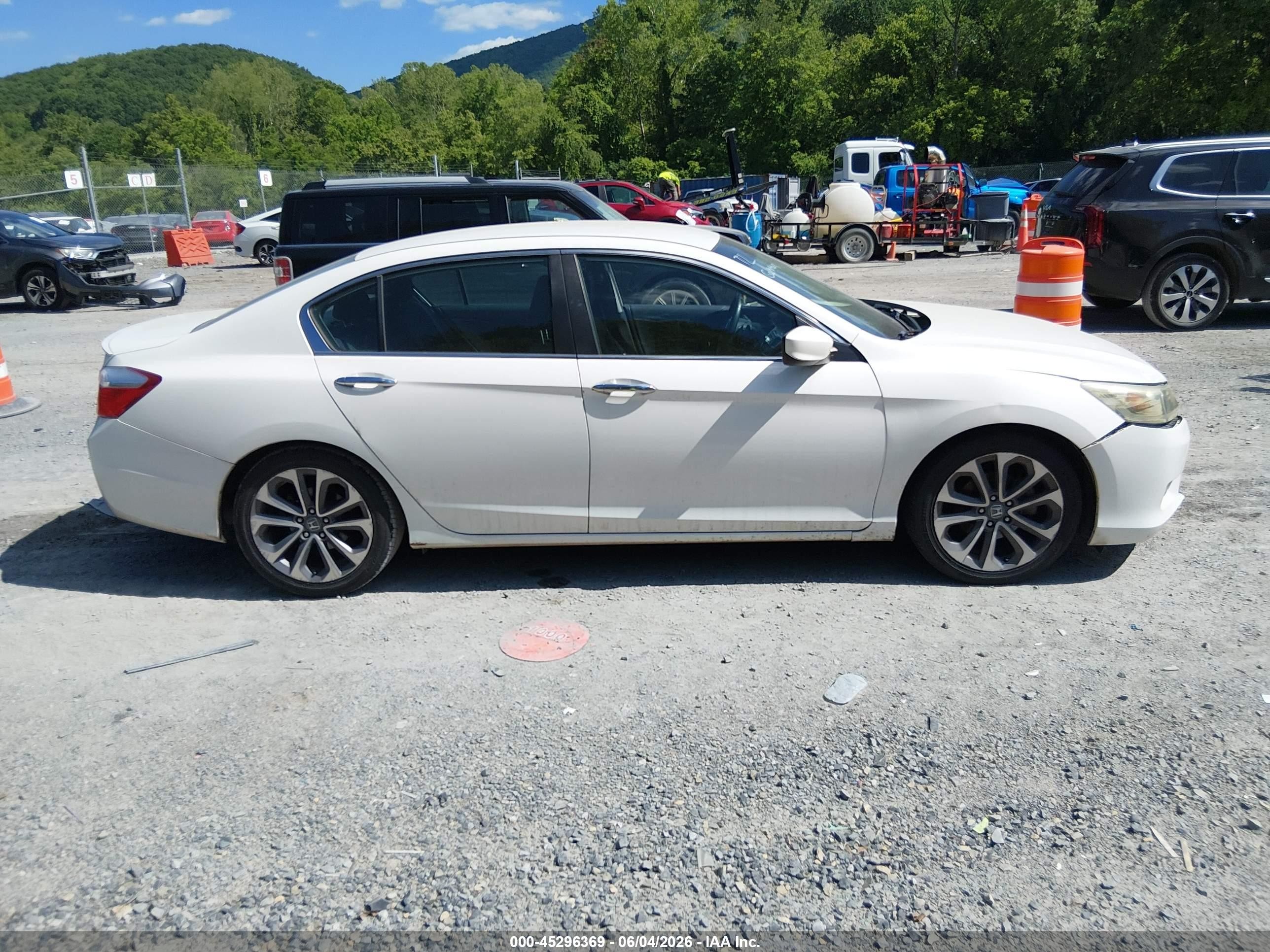 2013 Honda Accord Sport White vin: 1HGCR2F58DA121281