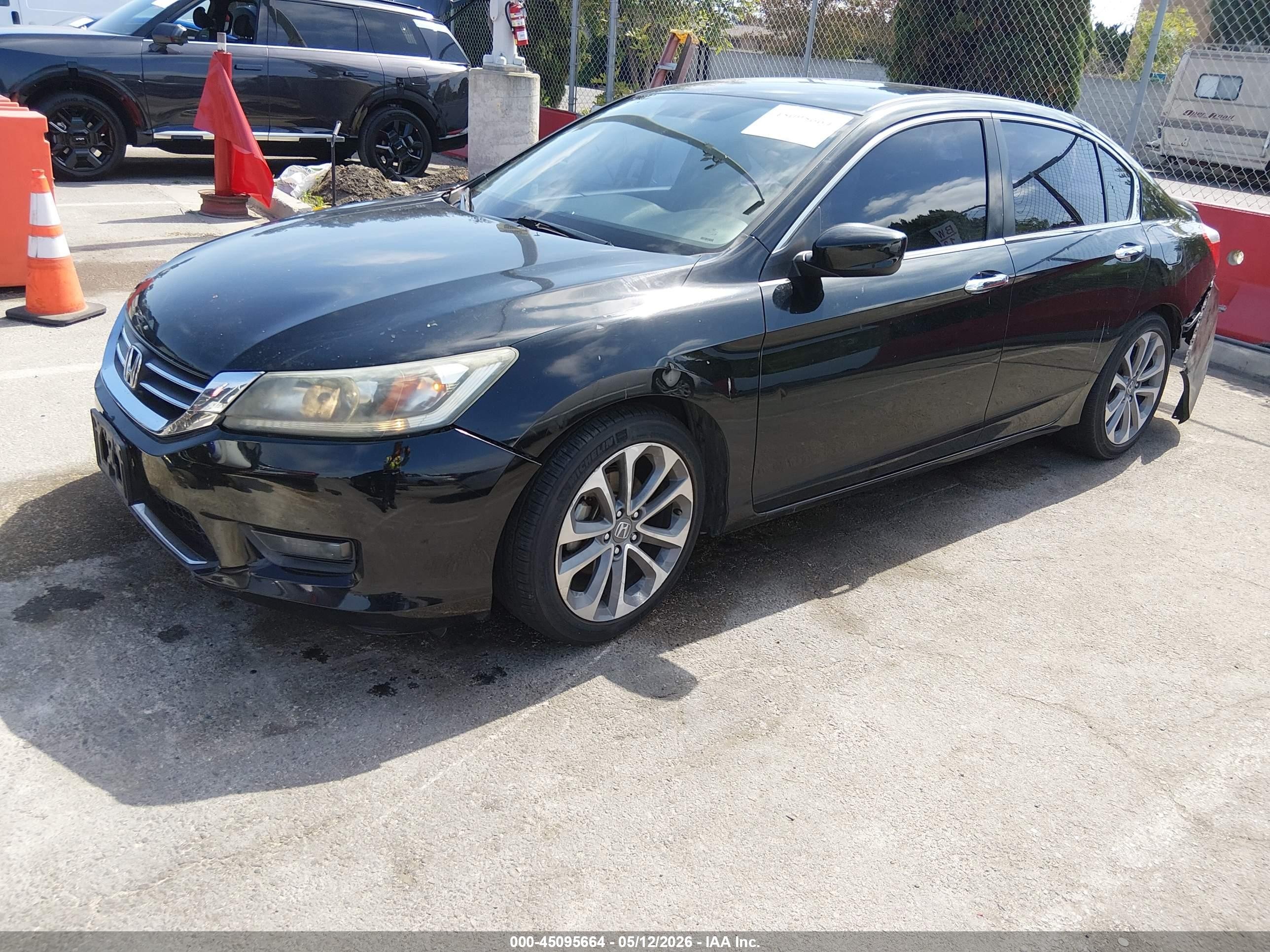 2015 Honda Accord Sport Черный vin: 1HGCR2F58FA108436