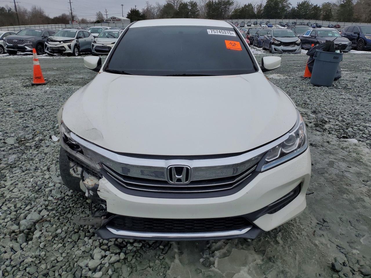 2016 Honda Accord Sport White vin: 1HGCR2F58GA023470