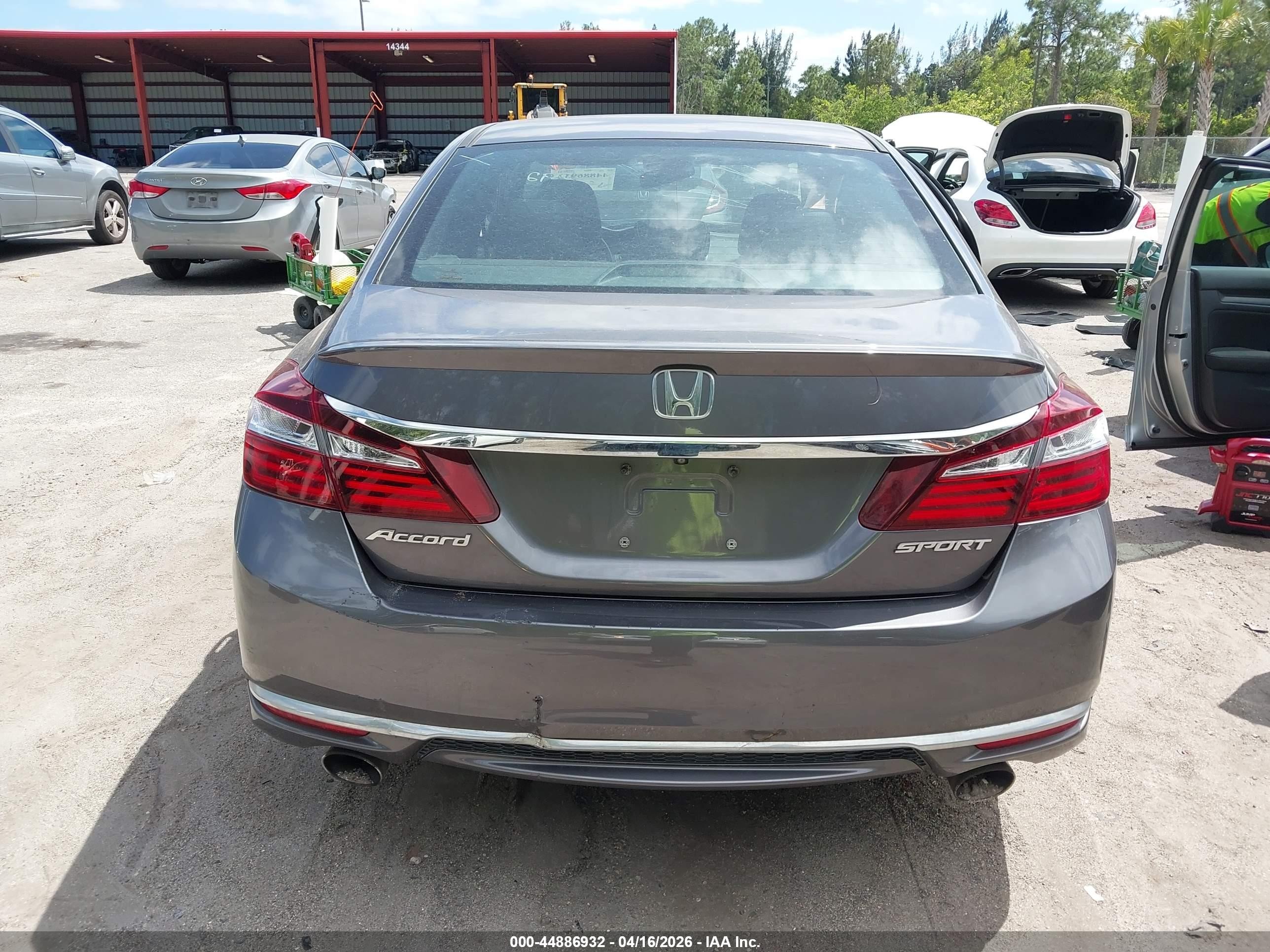 2016 Honda Accord Sport Gray vin: 1HGCR2F58GA093292