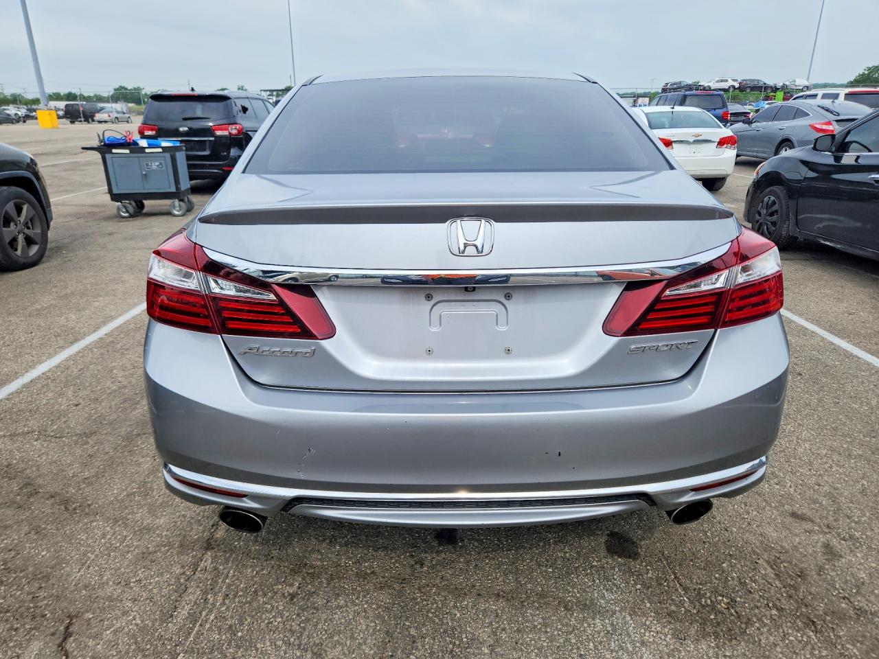 2017 Honda Accord Sport Silver vin: 1HGCR2F58HA139849