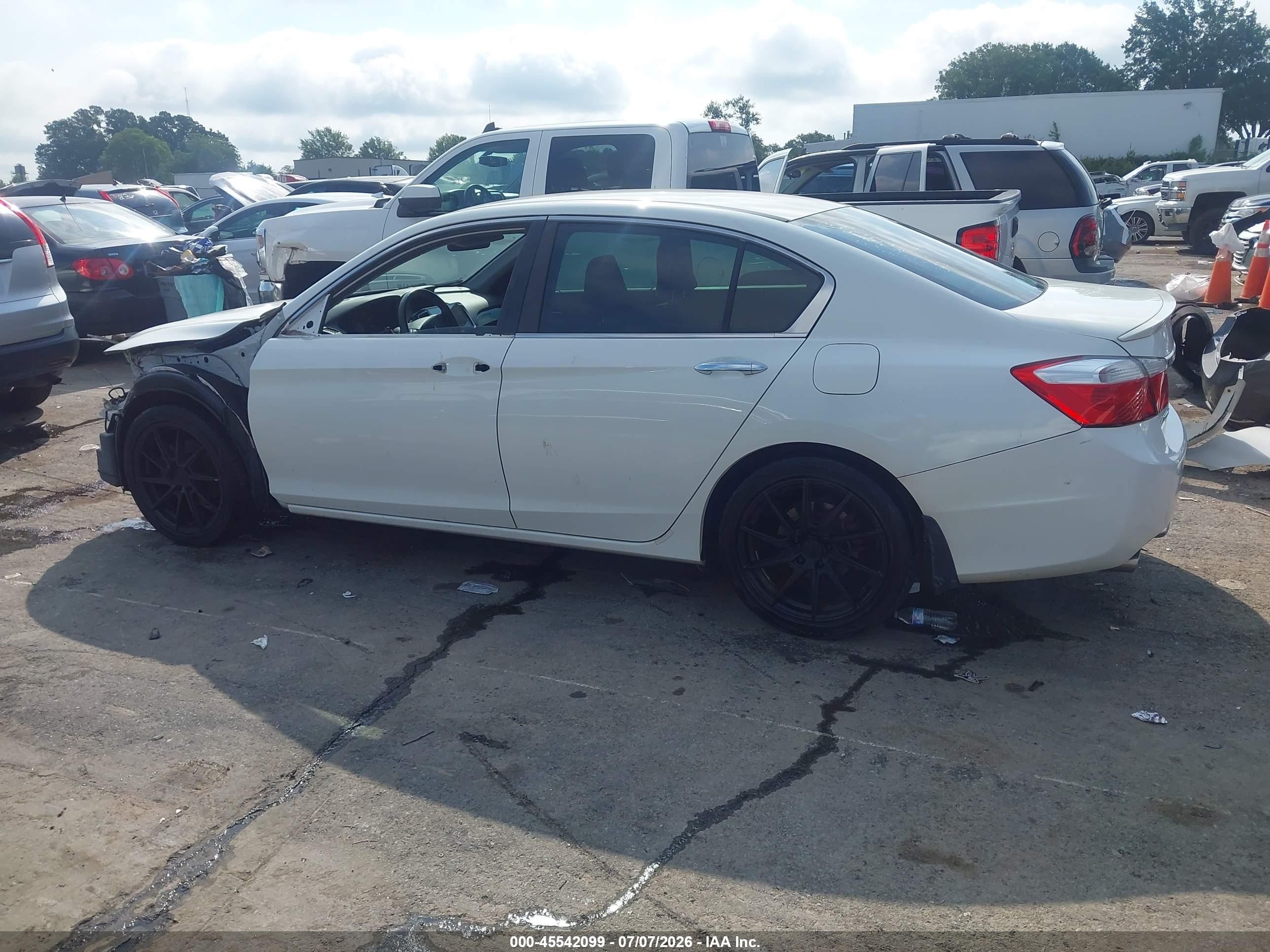 2013 Honda Accord Sport White vin: 1HGCR2F59DA045098
