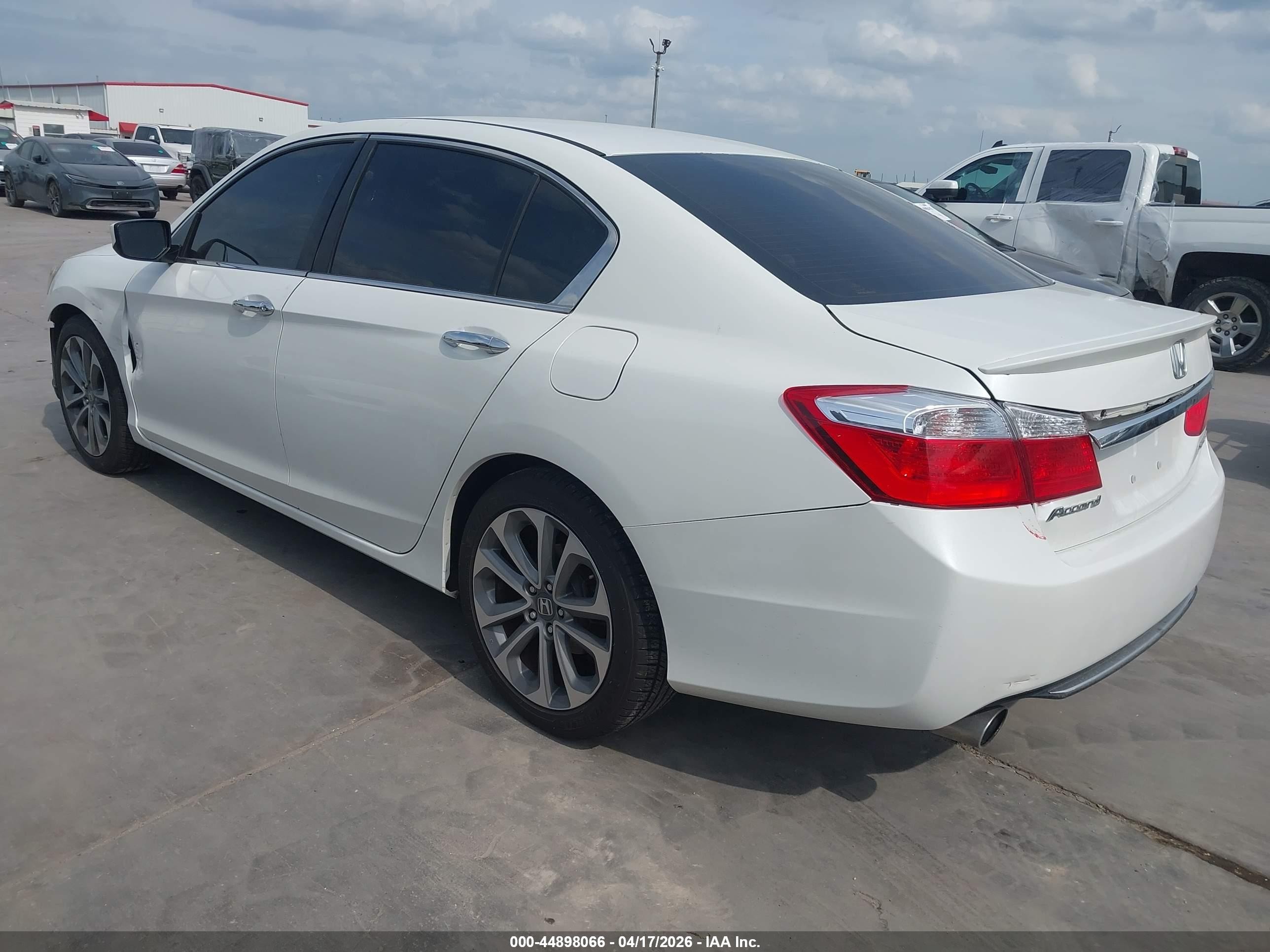 2015 Honda Accord Sport White vin: 1HGCR2F59FA022844