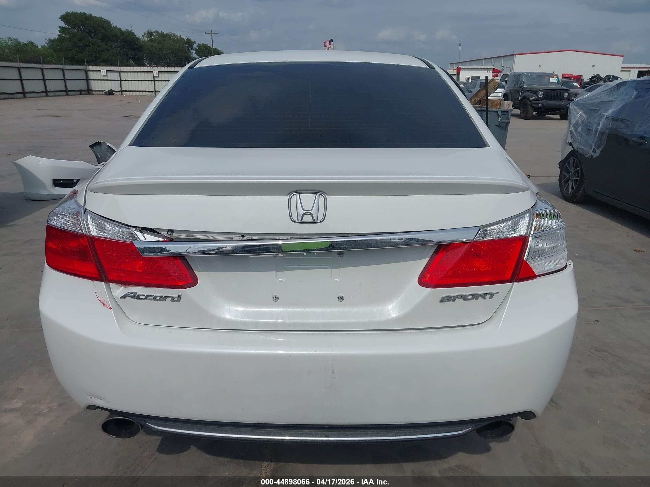 2015 Honda Accord Sport White vin: 1HGCR2F59FA022844