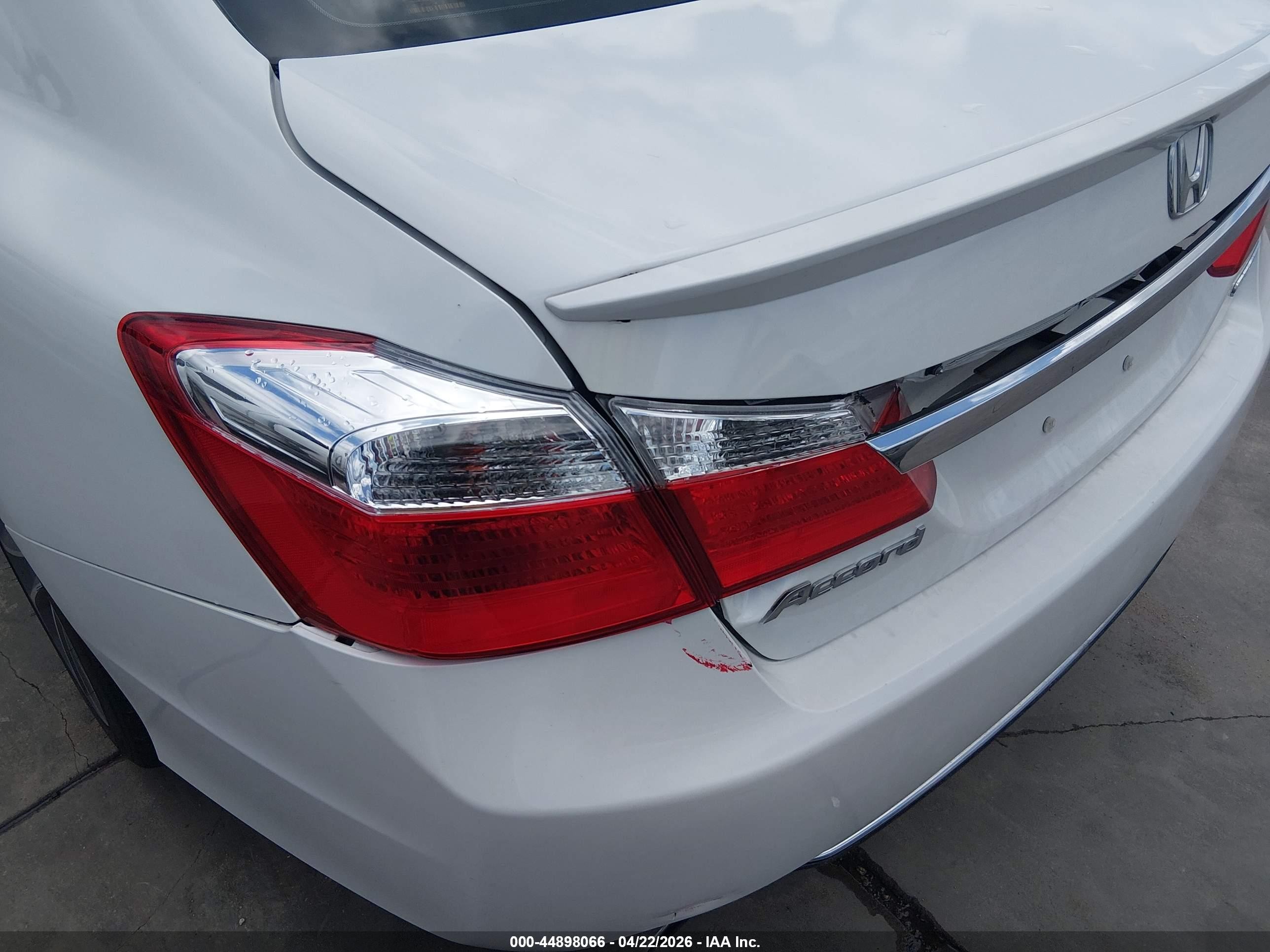 2015 Honda Accord Sport White vin: 1HGCR2F59FA022844