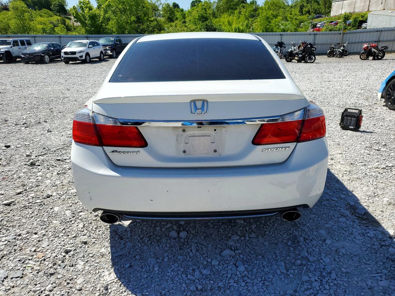 2015 Honda Accord Sport White vin: 1HGCR2F59FA102225