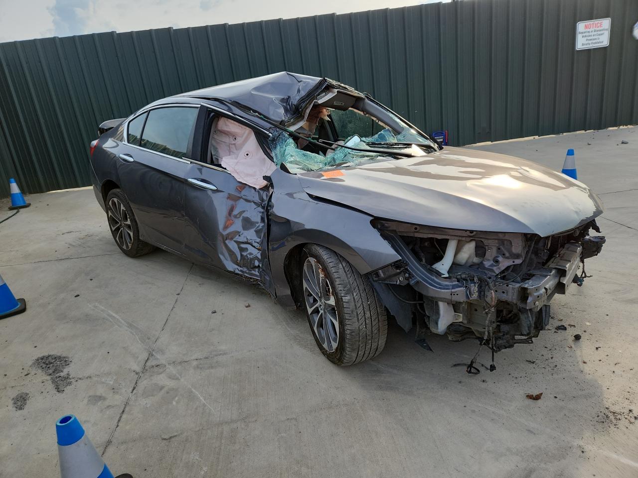 2015 Honda Accord Sport Silver vin: 1HGCR2F59FA140831 Damage: Right Rocker Panel, Broken, Replacement Required