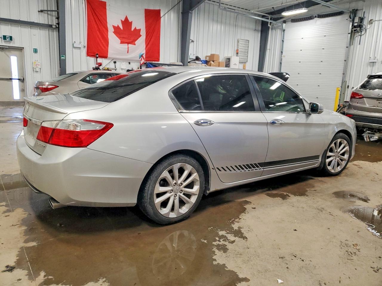 2015 Honda Accord Sport Silver vin: 1HGCR2F59FA808546