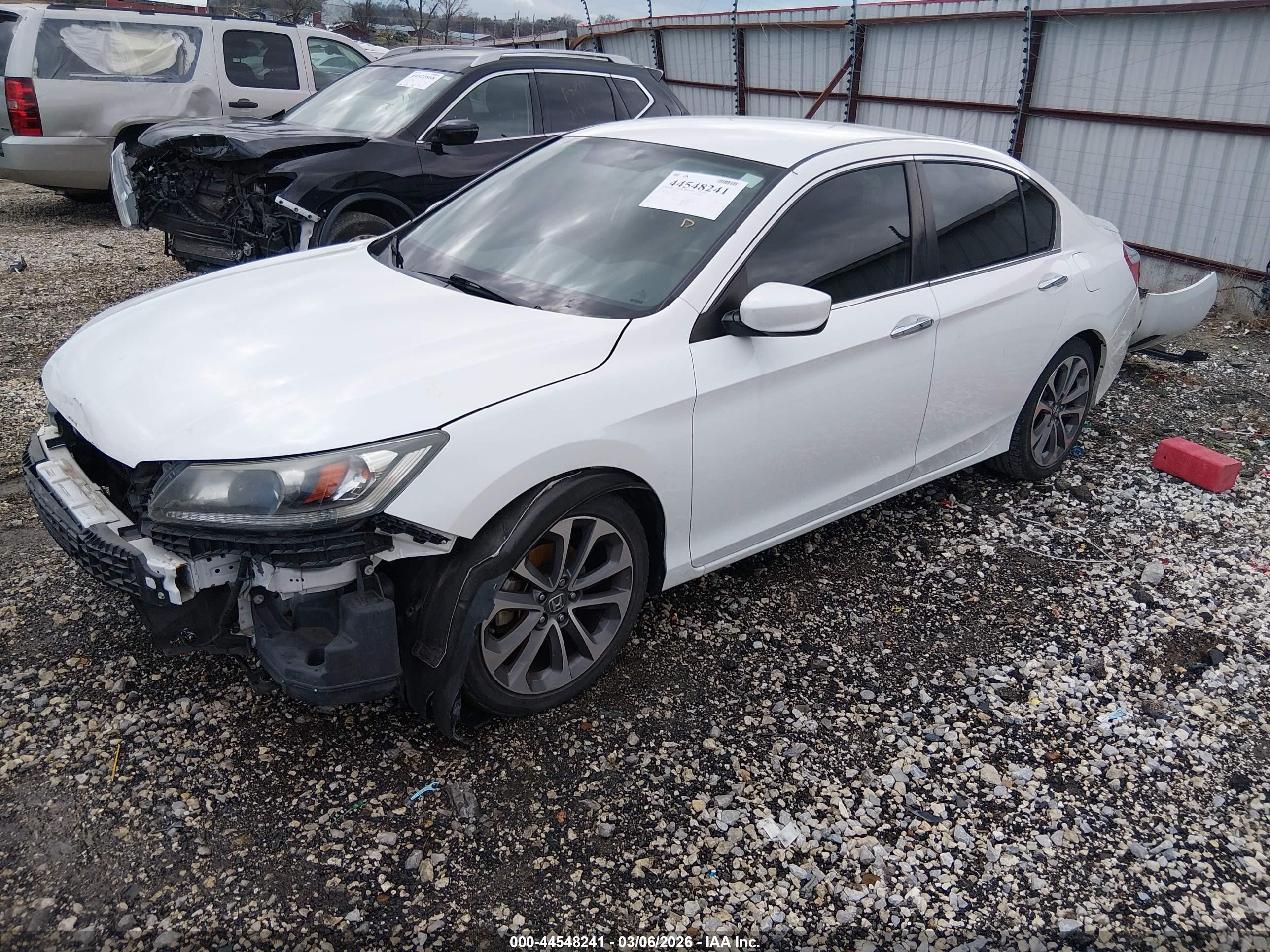 2015 Honda Accord Sport White vin: 1HGCR2F5XFA042715