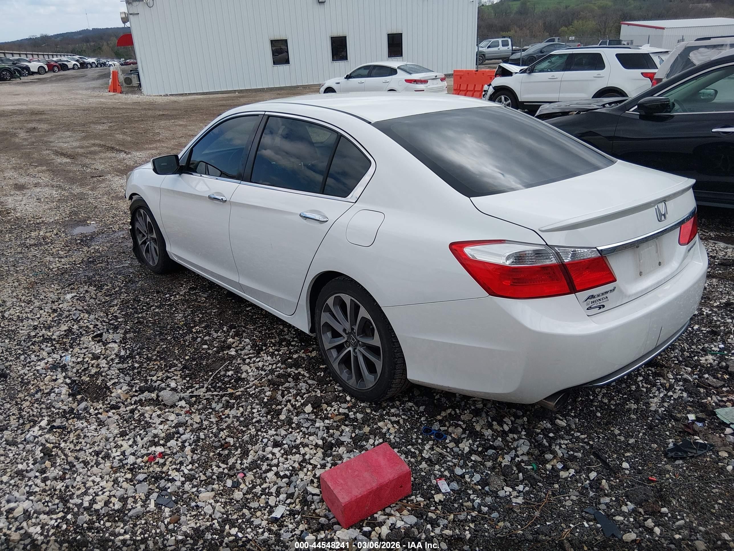 2015 Honda Accord Sport White vin: 1HGCR2F5XFA042715