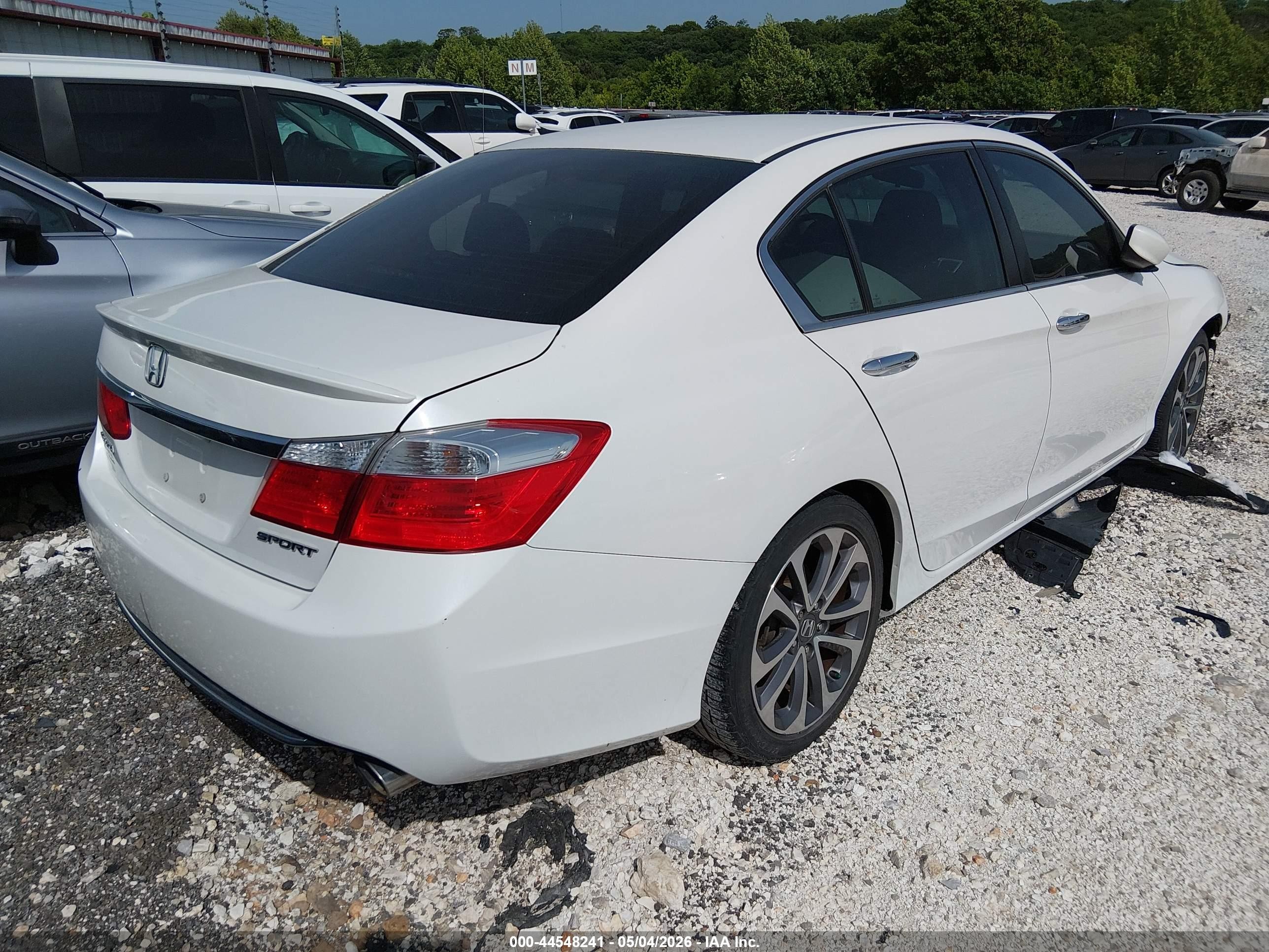 2015 Honda Accord Sport White vin: 1HGCR2F5XFA042715