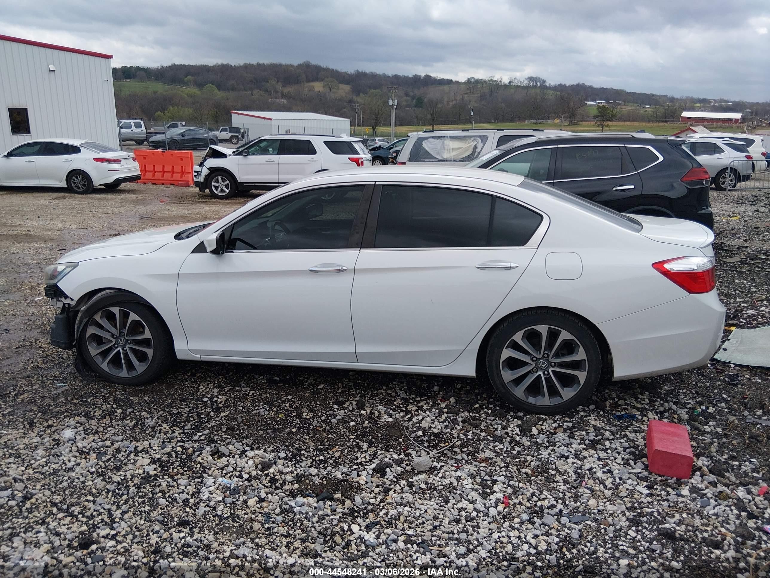2015 Honda Accord Sport White vin: 1HGCR2F5XFA042715